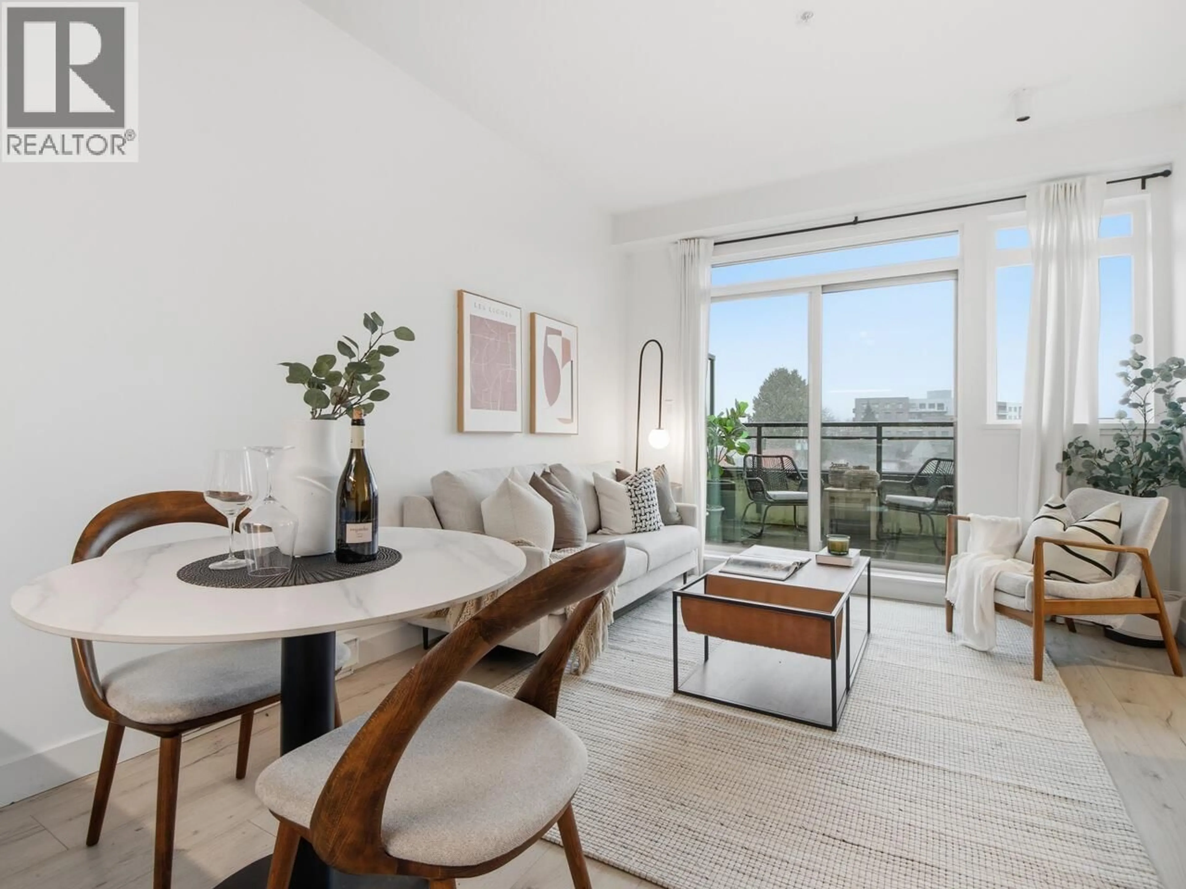 Living room with furniture, unknown for PH6 - 688 17TH AVENUE, Vancouver British Columbia V5V0A8