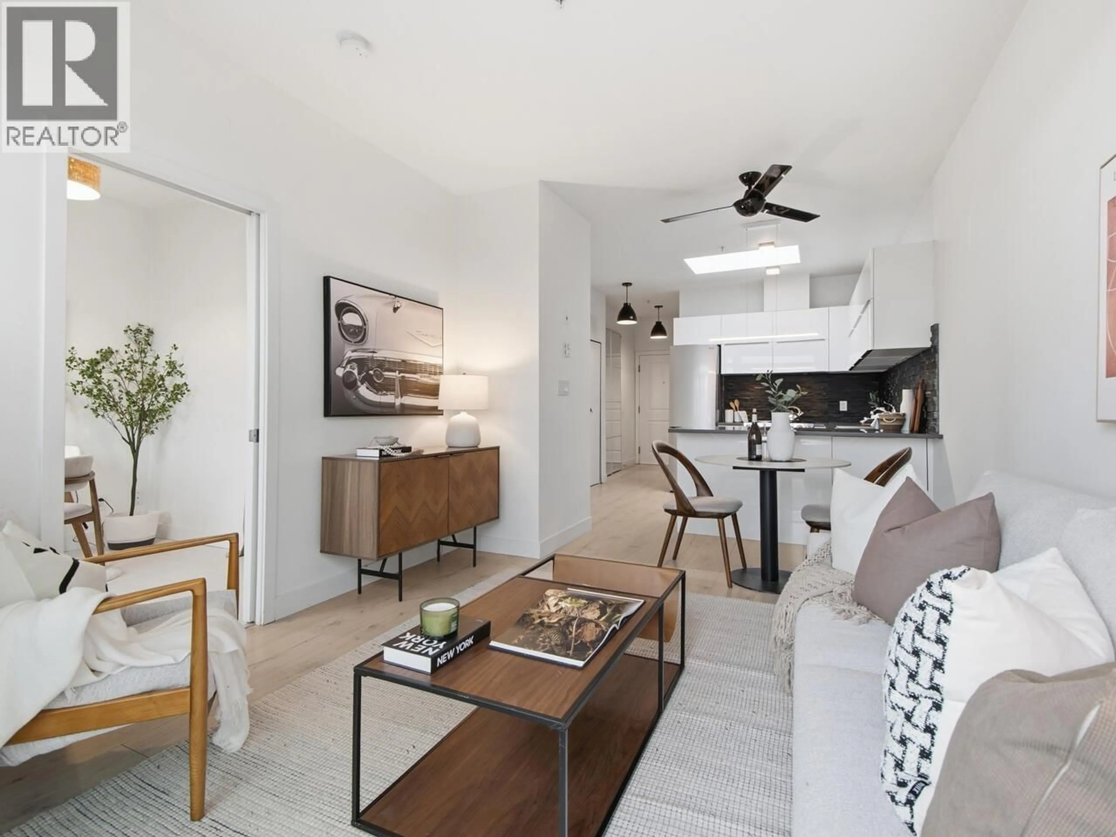 Living room with furniture, unknown for PH6 - 688 17TH AVENUE, Vancouver British Columbia V5V0A8