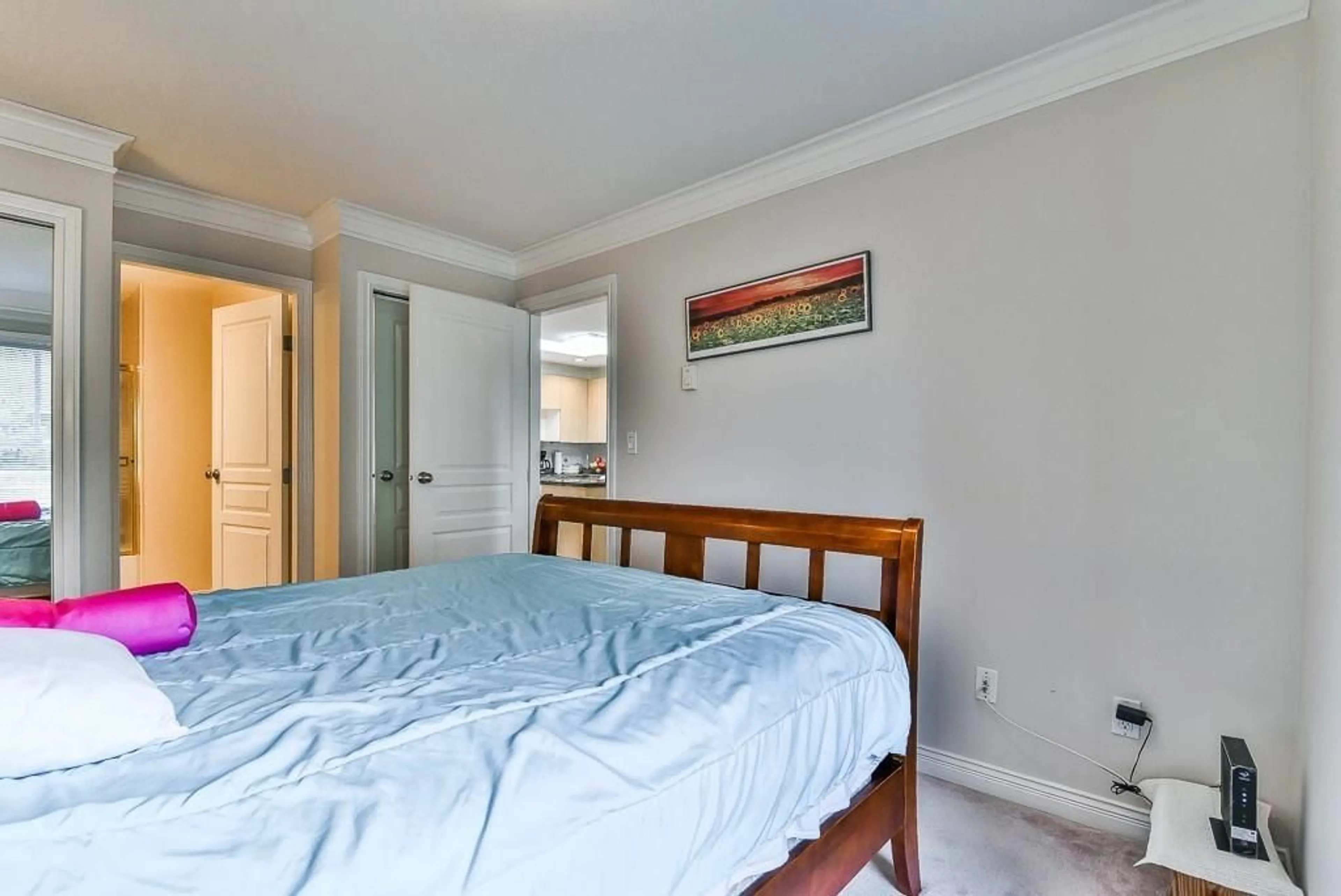 Bedroom with bed, unknown for 404 - 8115 121A STREET, Surrey British Columbia V3W1J2