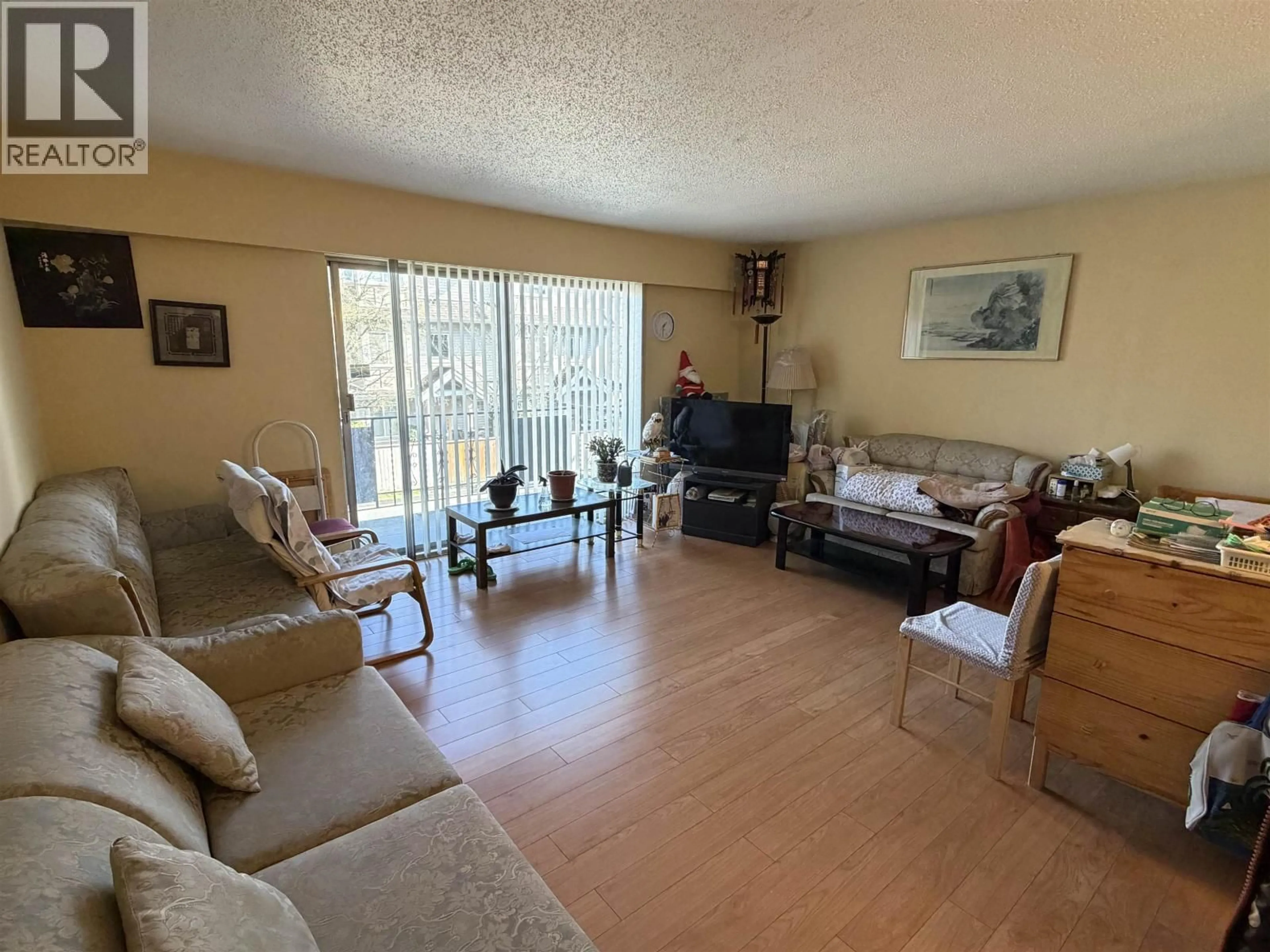 Living room with furniture, unknown for 205 - 5055 IMPERIAL STREET, Burnaby British Columbia V5J1C9