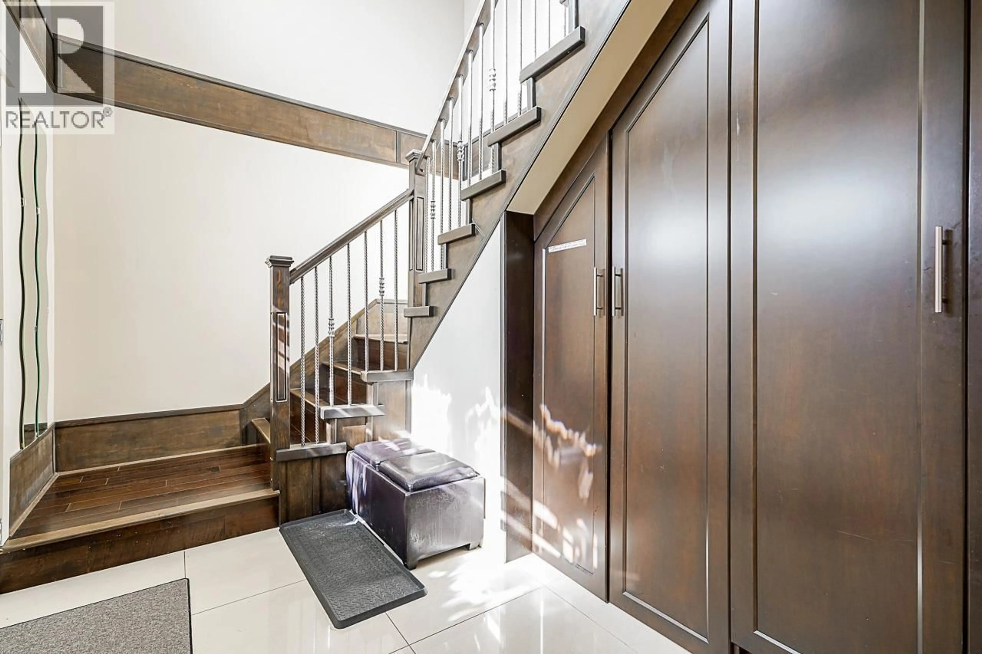 Unknown for 2708 BOUNDARY ROAD, Burnaby British Columbia V5M3Z6