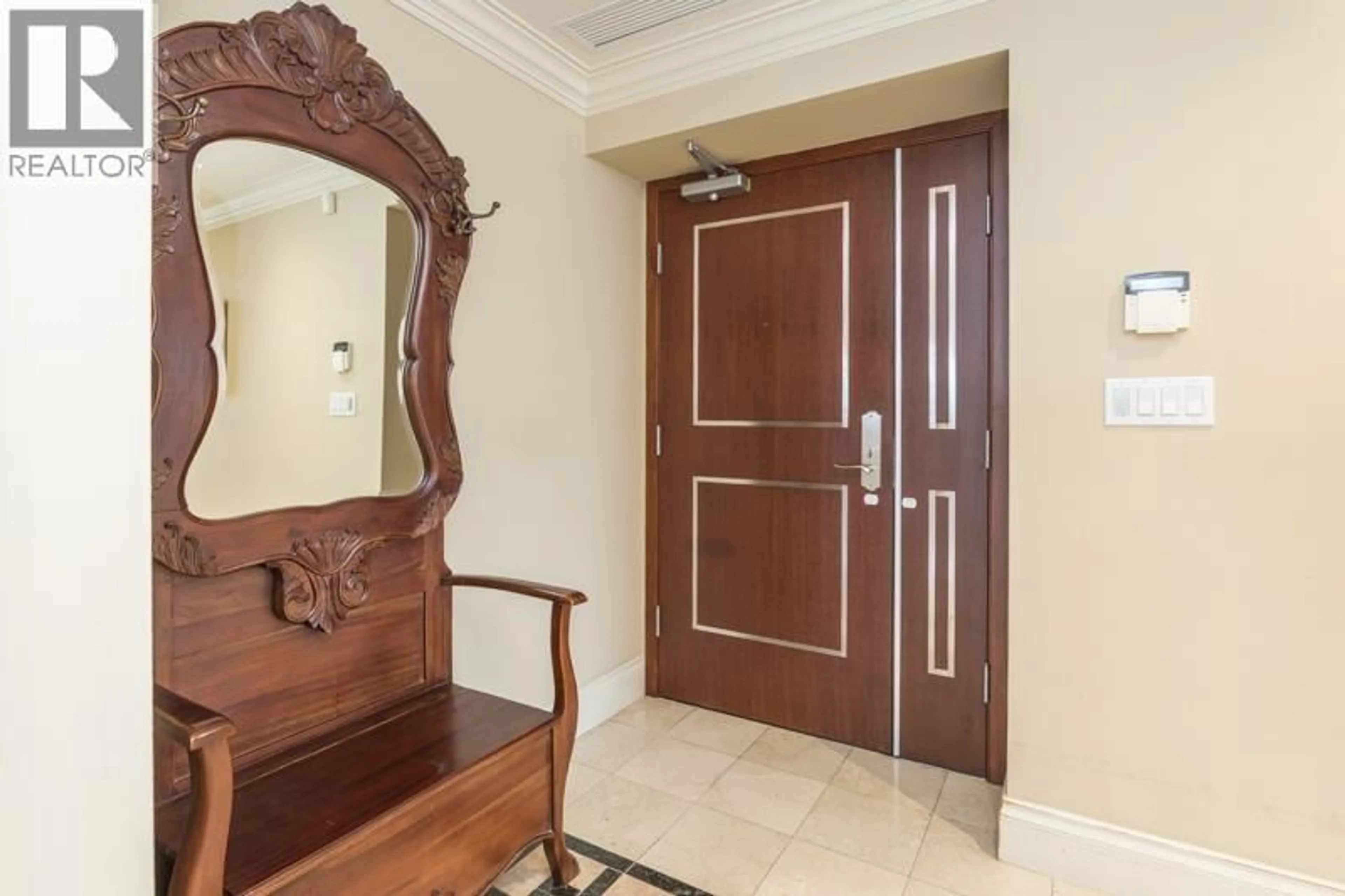 Indoor foyer for 2005 - 1328 MARINASIDE CRESCENT, Vancouver British Columbia V6Z3B3