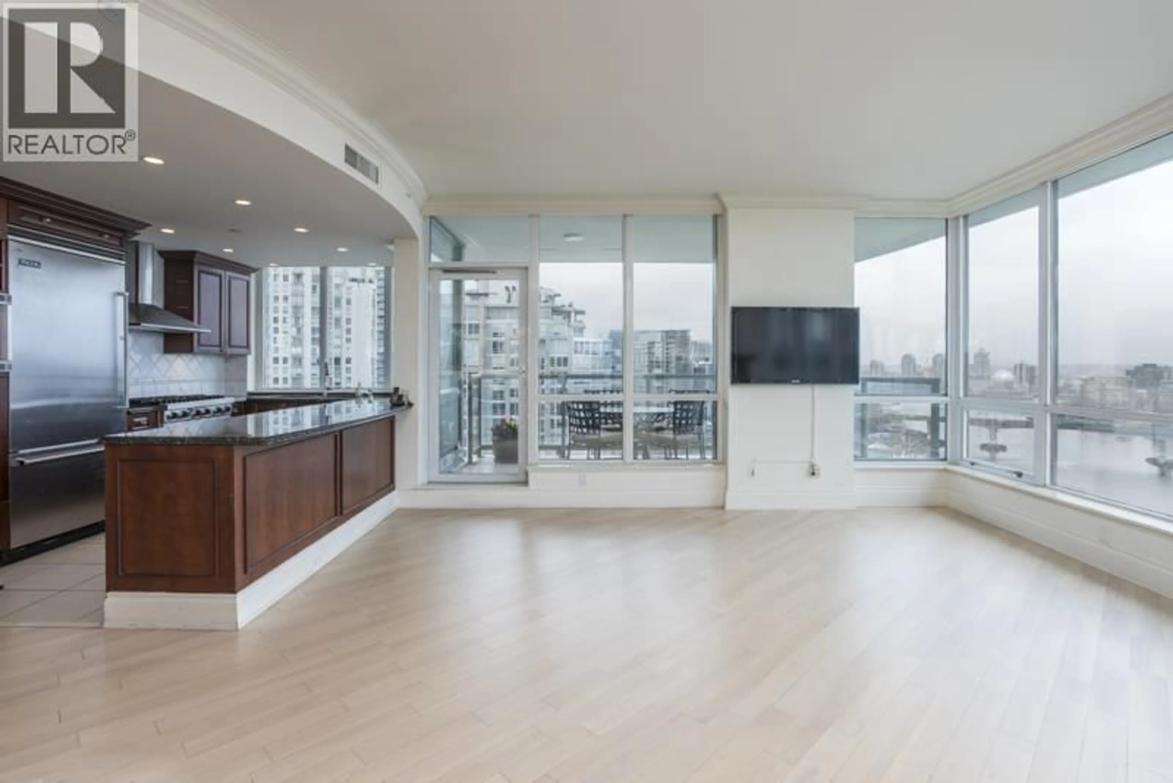 Unknown for 2005 - 1328 MARINASIDE CRESCENT, Vancouver British Columbia V6Z3B3