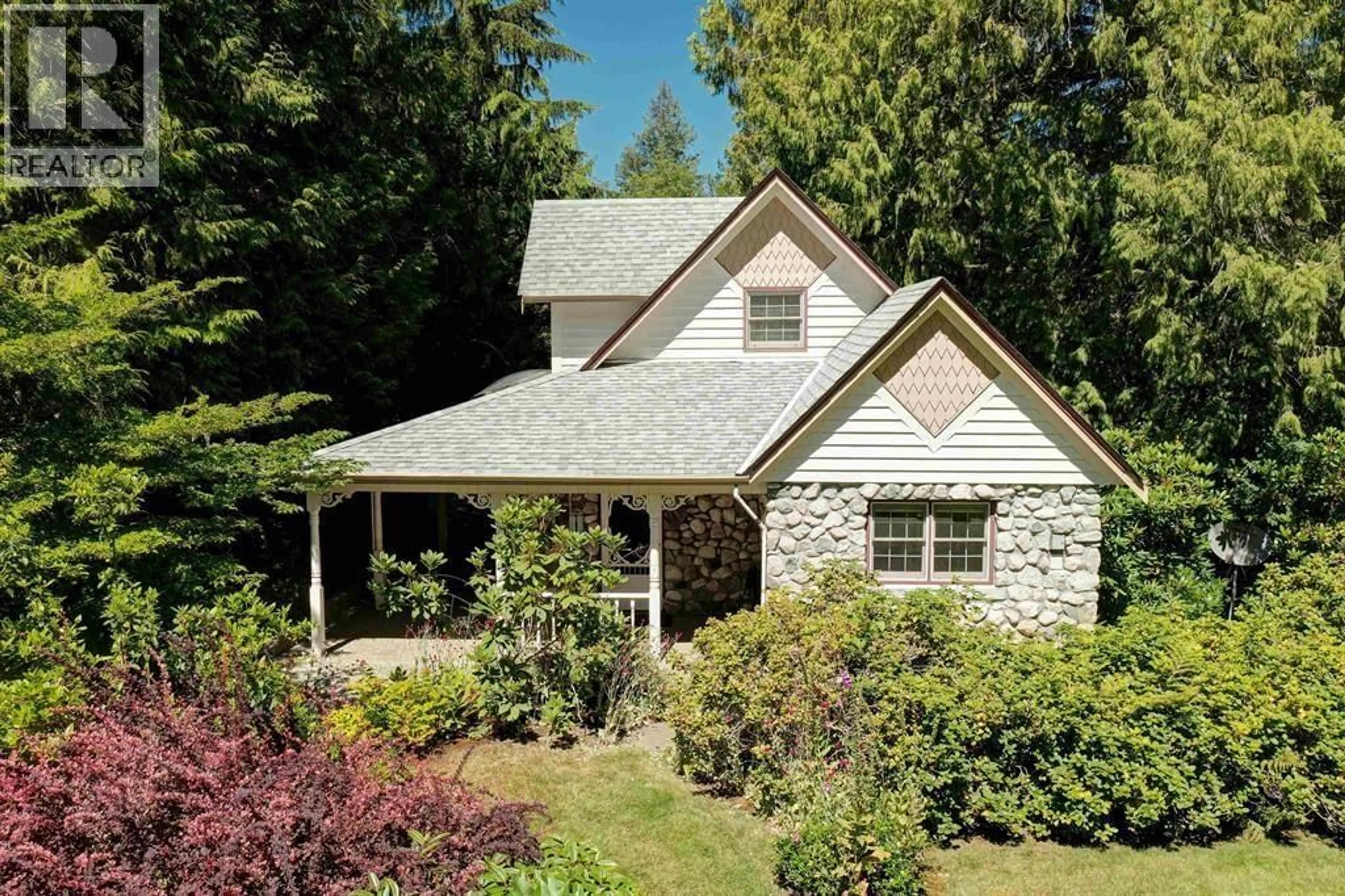 Home with vinyl exterior material, unknown for 5487 BROOKS ROAD, Halfmoon Bay British Columbia V7Z1G1