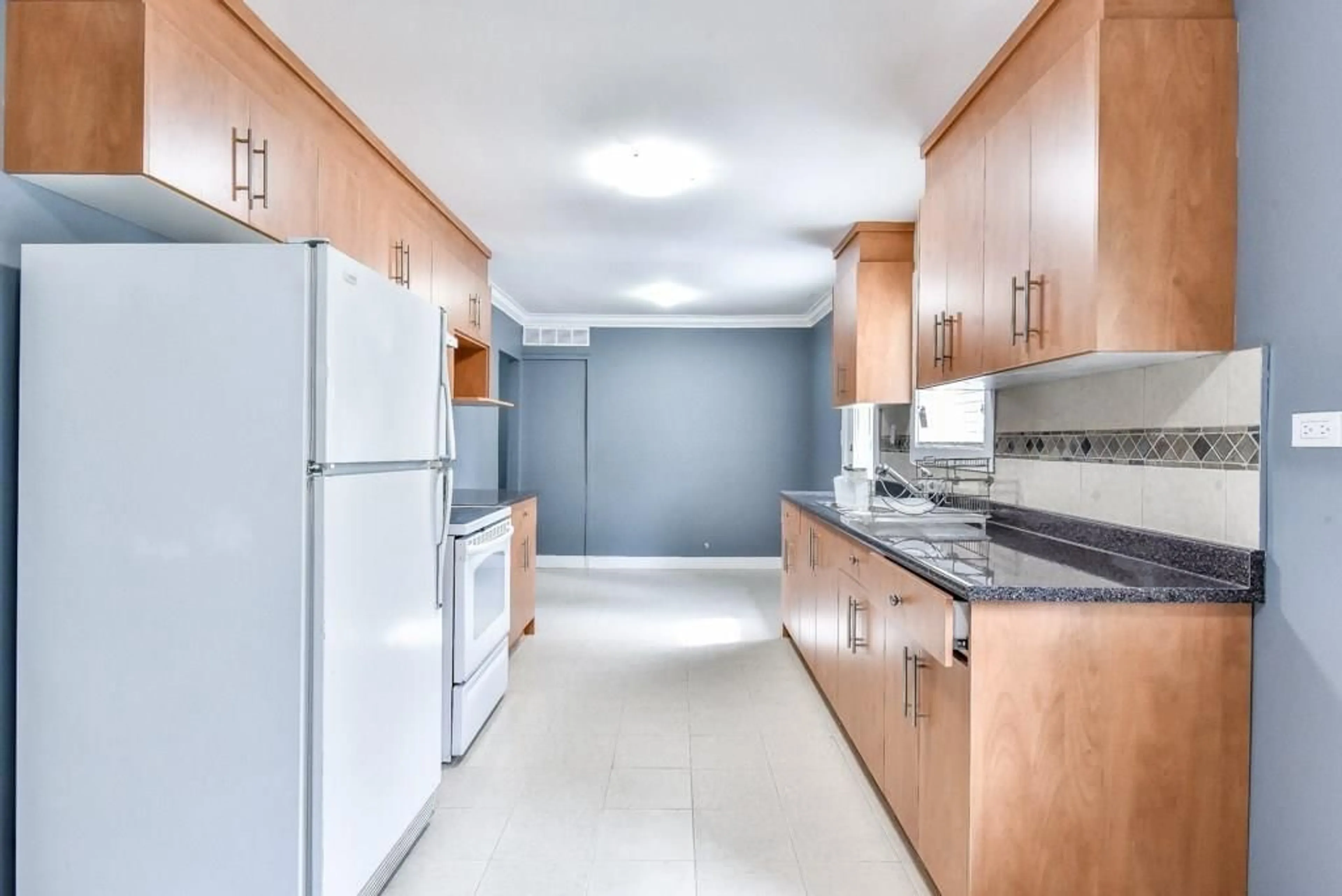 Standard kitchen, ceramic/tile floor for 10515 138A STREET, Surrey British Columbia V3T4L2