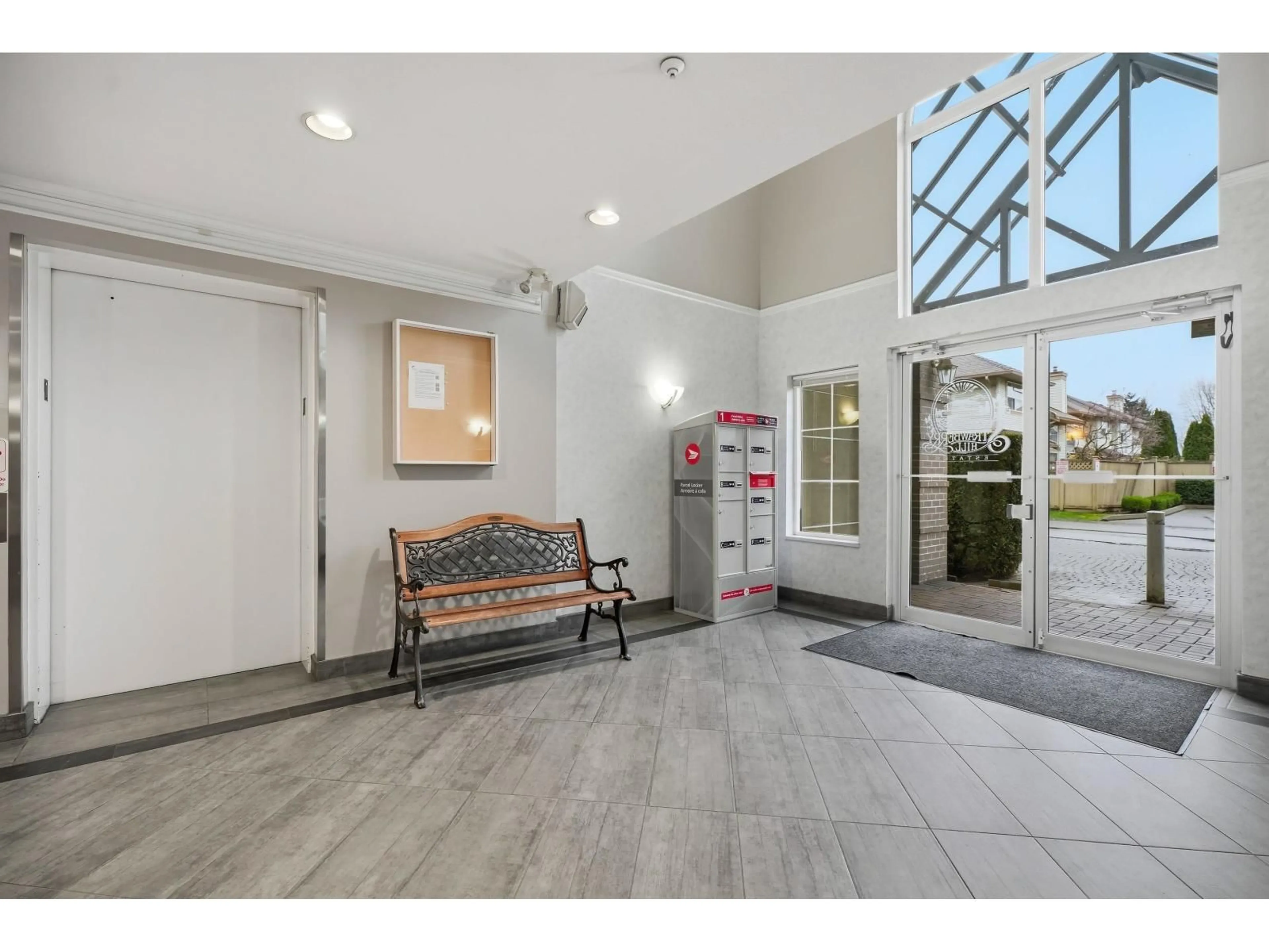 Indoor foyer for 308 - 12155 75A AVENUE, Surrey British Columbia V3W1B9