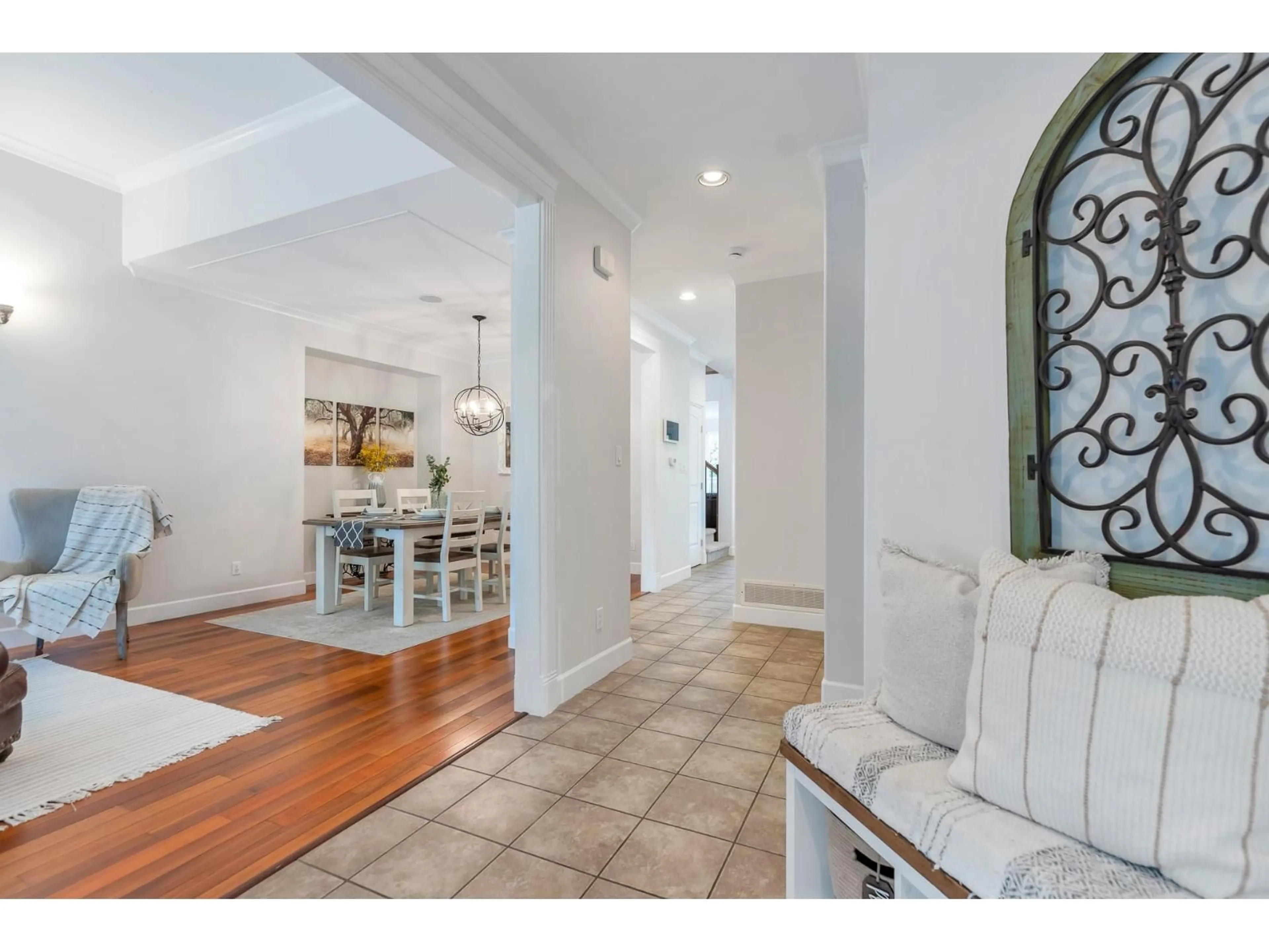 Indoor entryway for 9434 216A STREET, Langley British Columbia V1M4E2