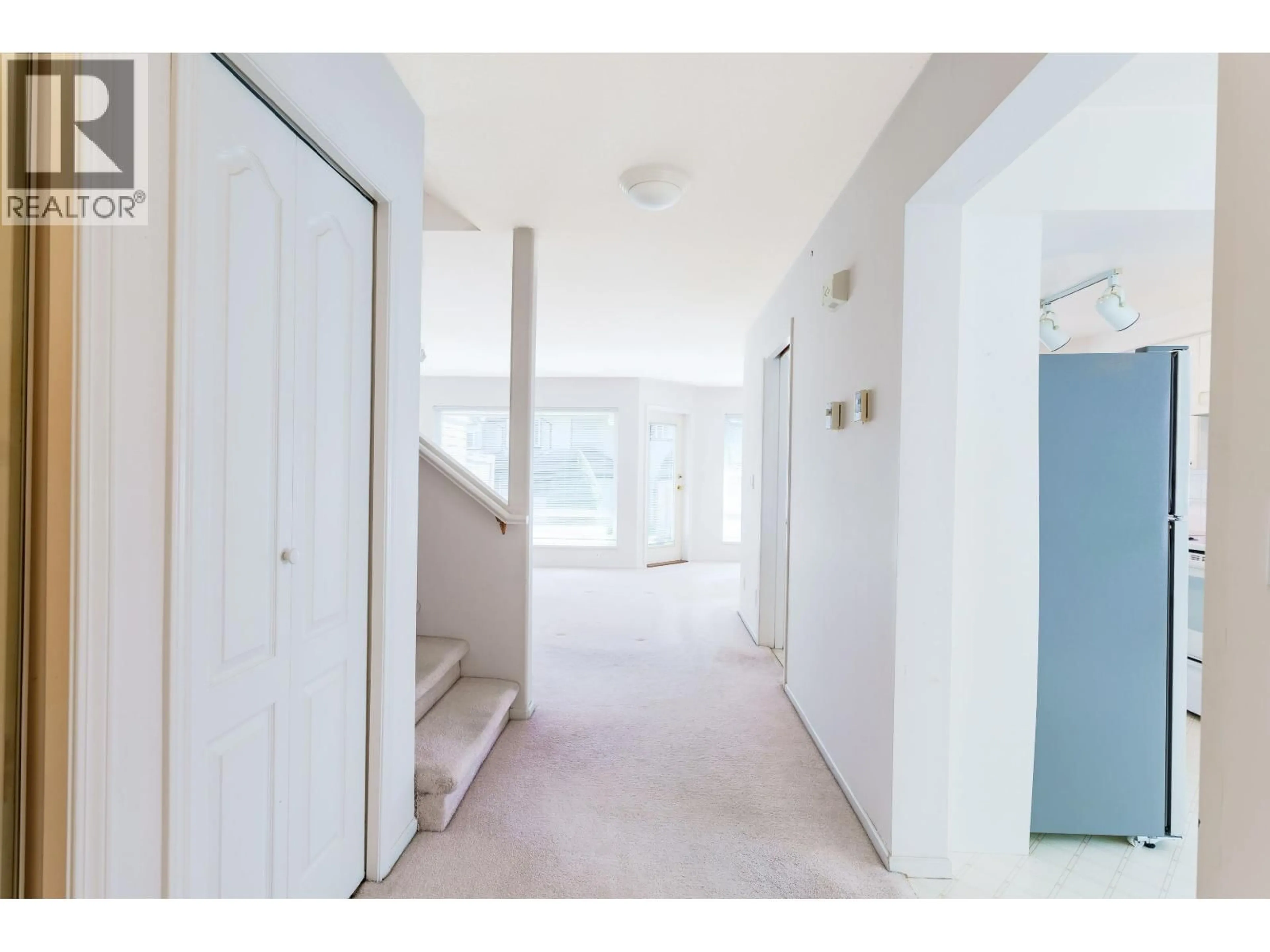 Indoor foyer for 67 - 11737 236 STREET STREET, Maple Ridge British Columbia V4R2E4