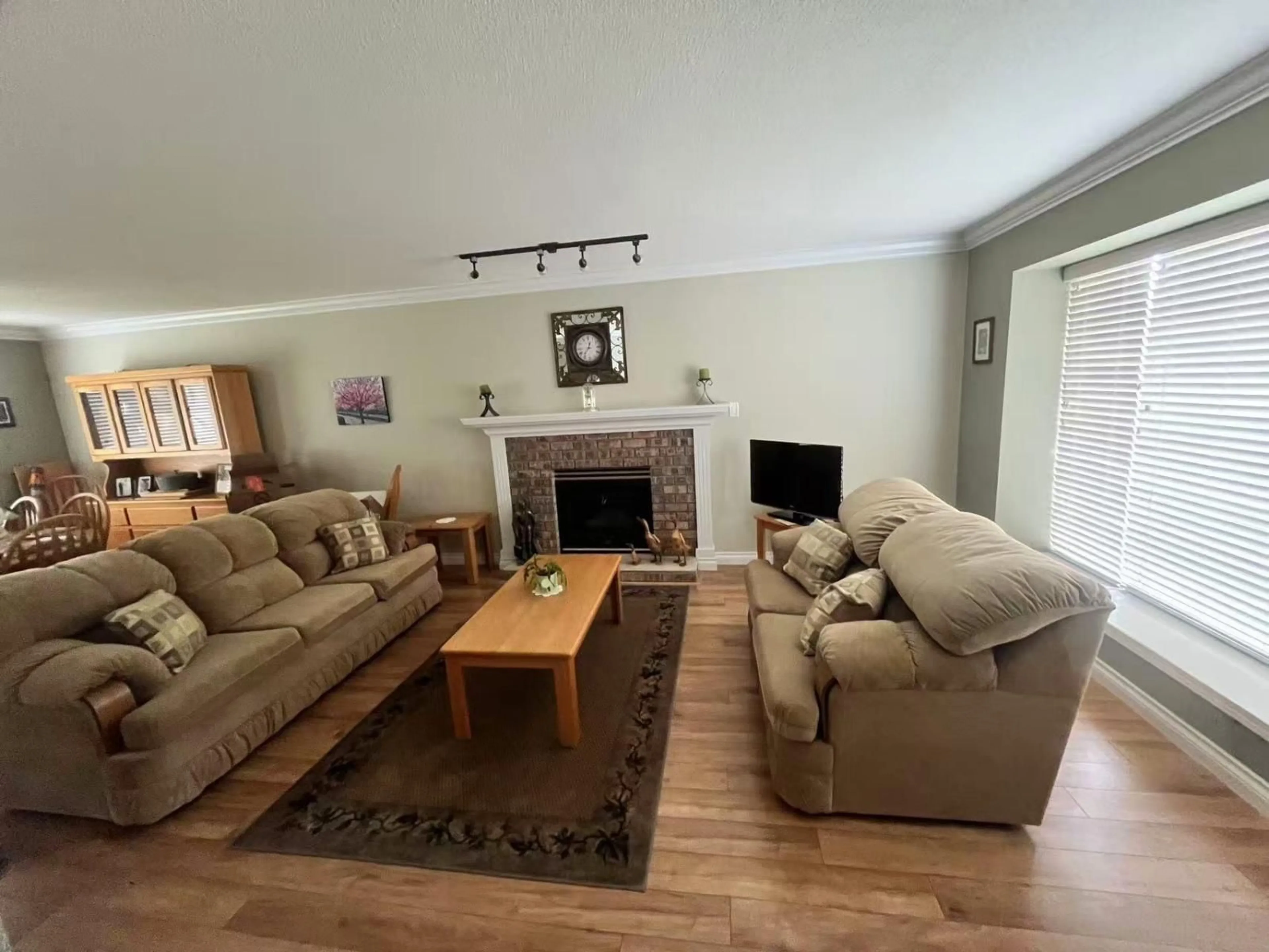 Living room with furniture, unknown for 15929 88A AVENUE, Surrey British Columbia V4N2X9