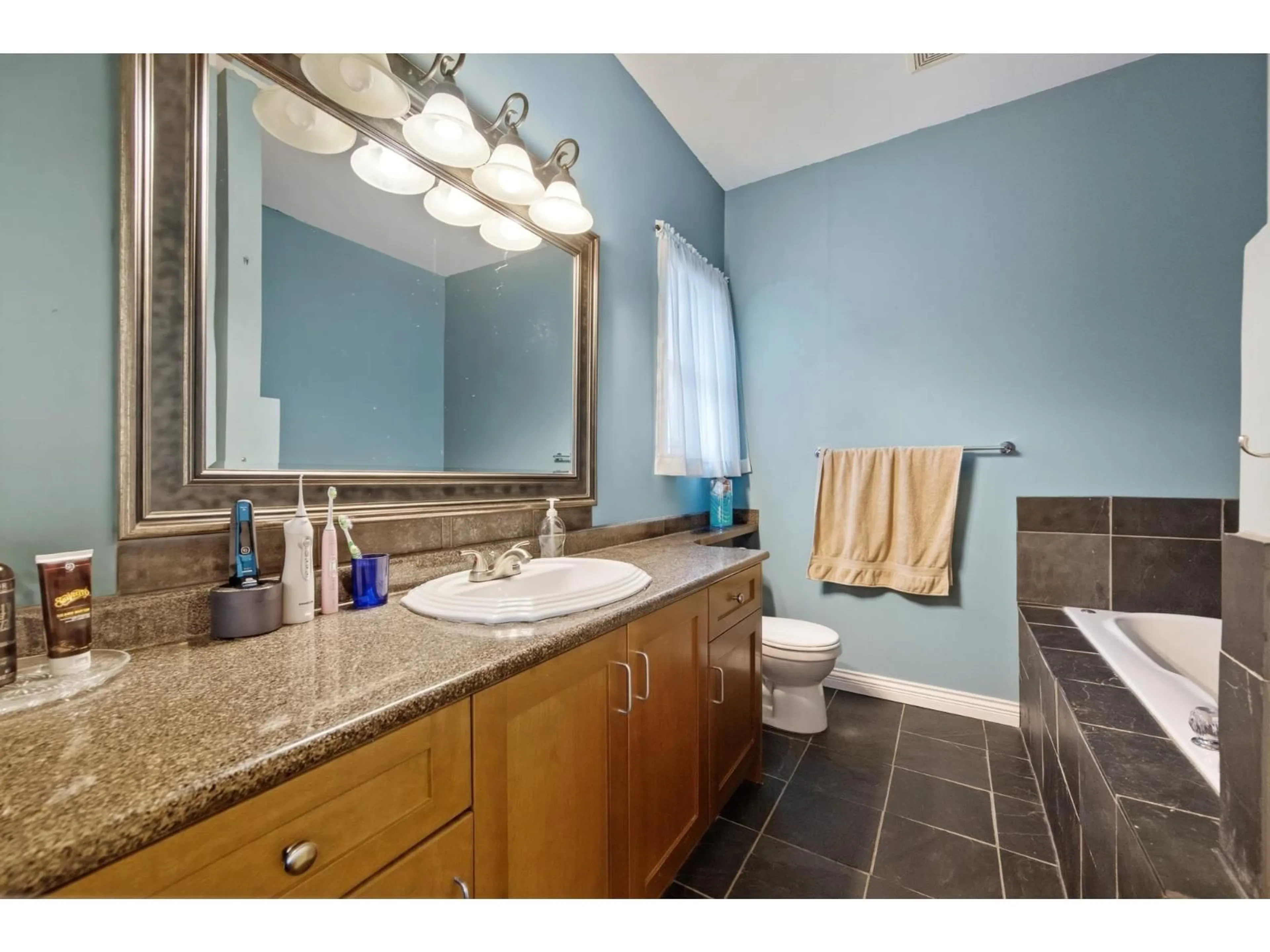 Standard bathroom, ceramic/tile floor for 32758 LIGHTBODY STREET, Mission British Columbia V4S0A7