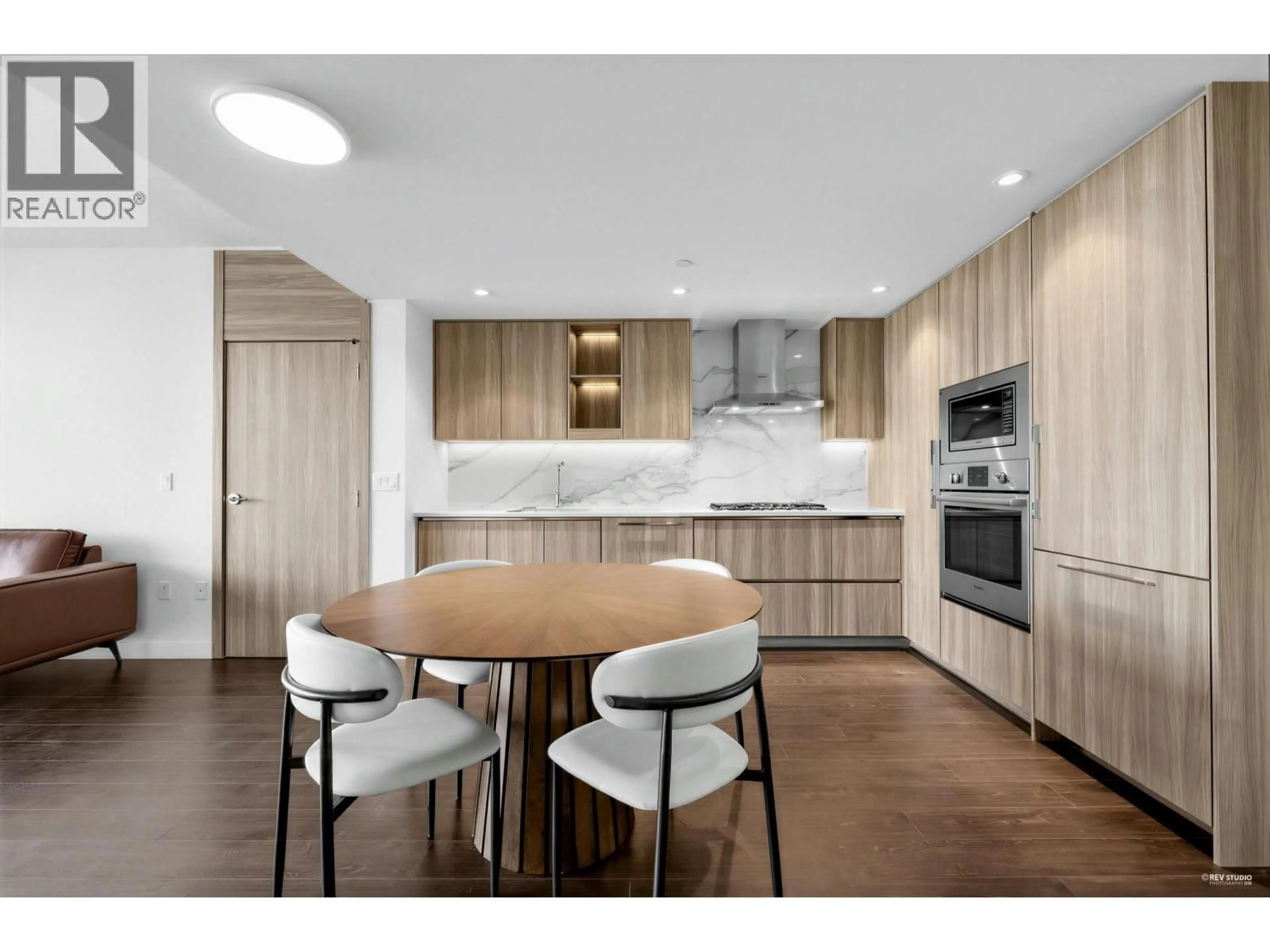 Open concept kitchen, wood/laminate floor for 8611 HAZELBRIDGE WAY, Richmond British Columbia V6X0W8