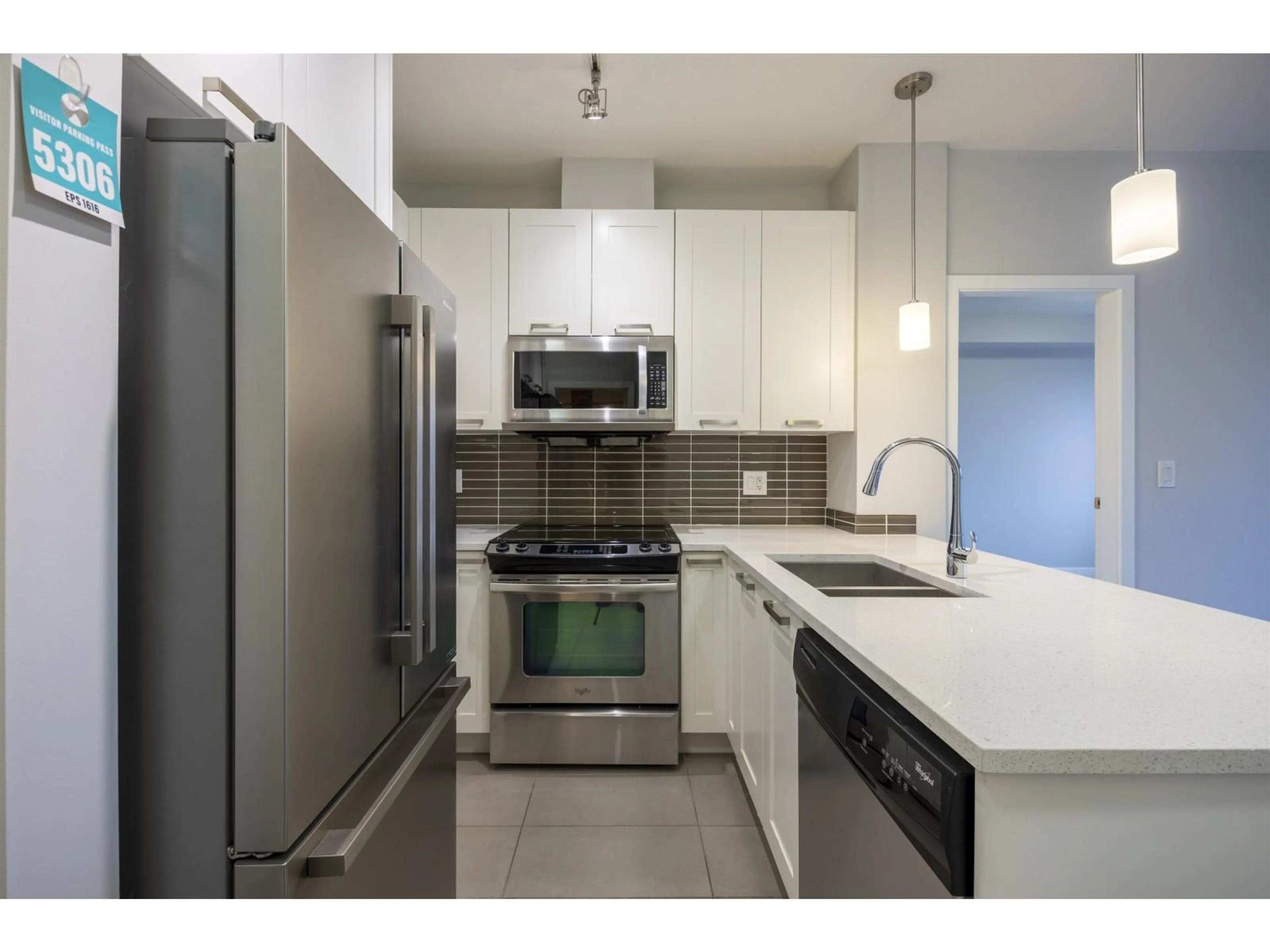 Standard kitchen, unknown for 306 - 10455 154 STREET, Surrey British Columbia V3R0C5