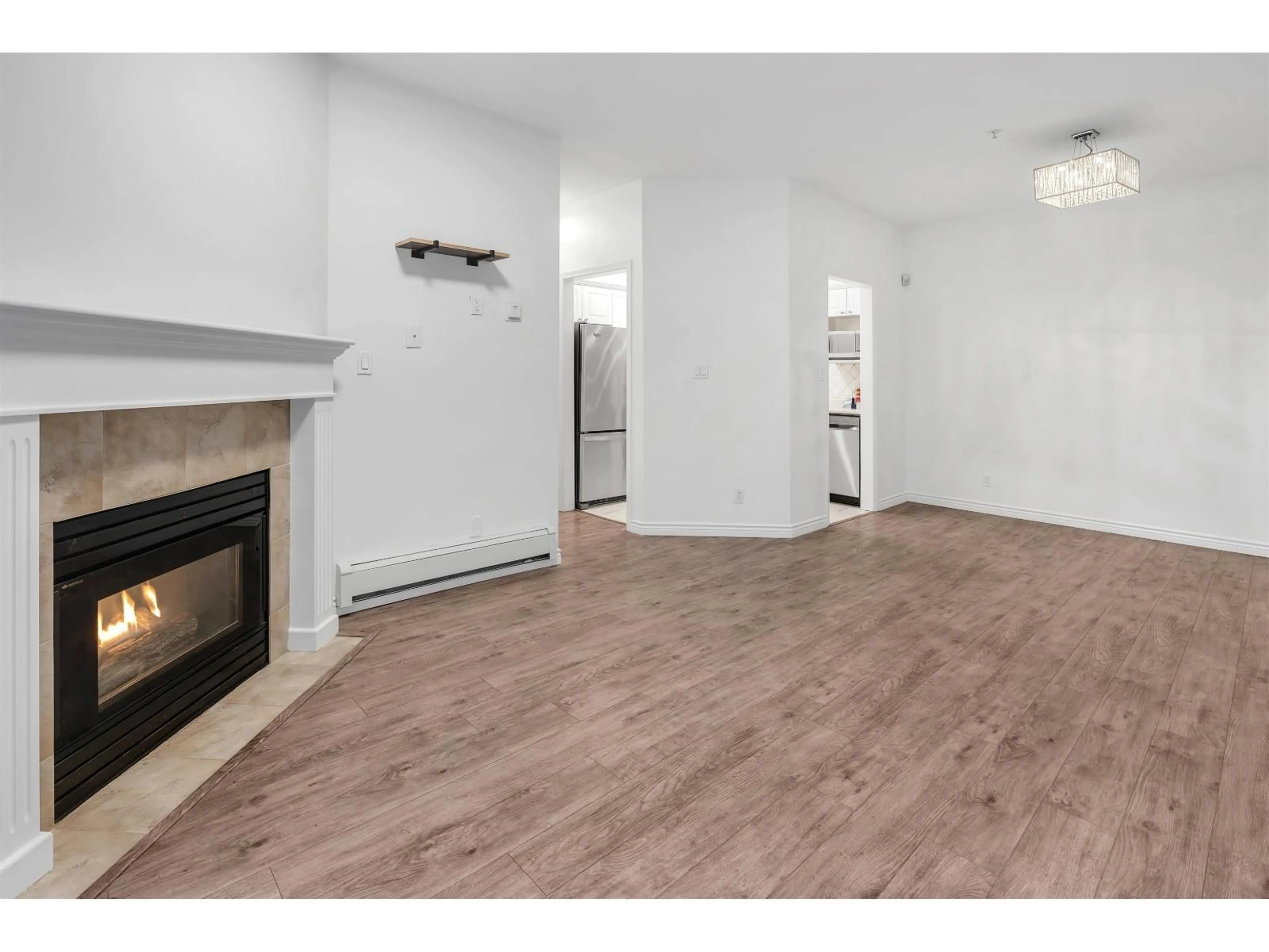 A pic of a room for 203 - 8142 120A STREET, Surrey British Columbia V3W0N1