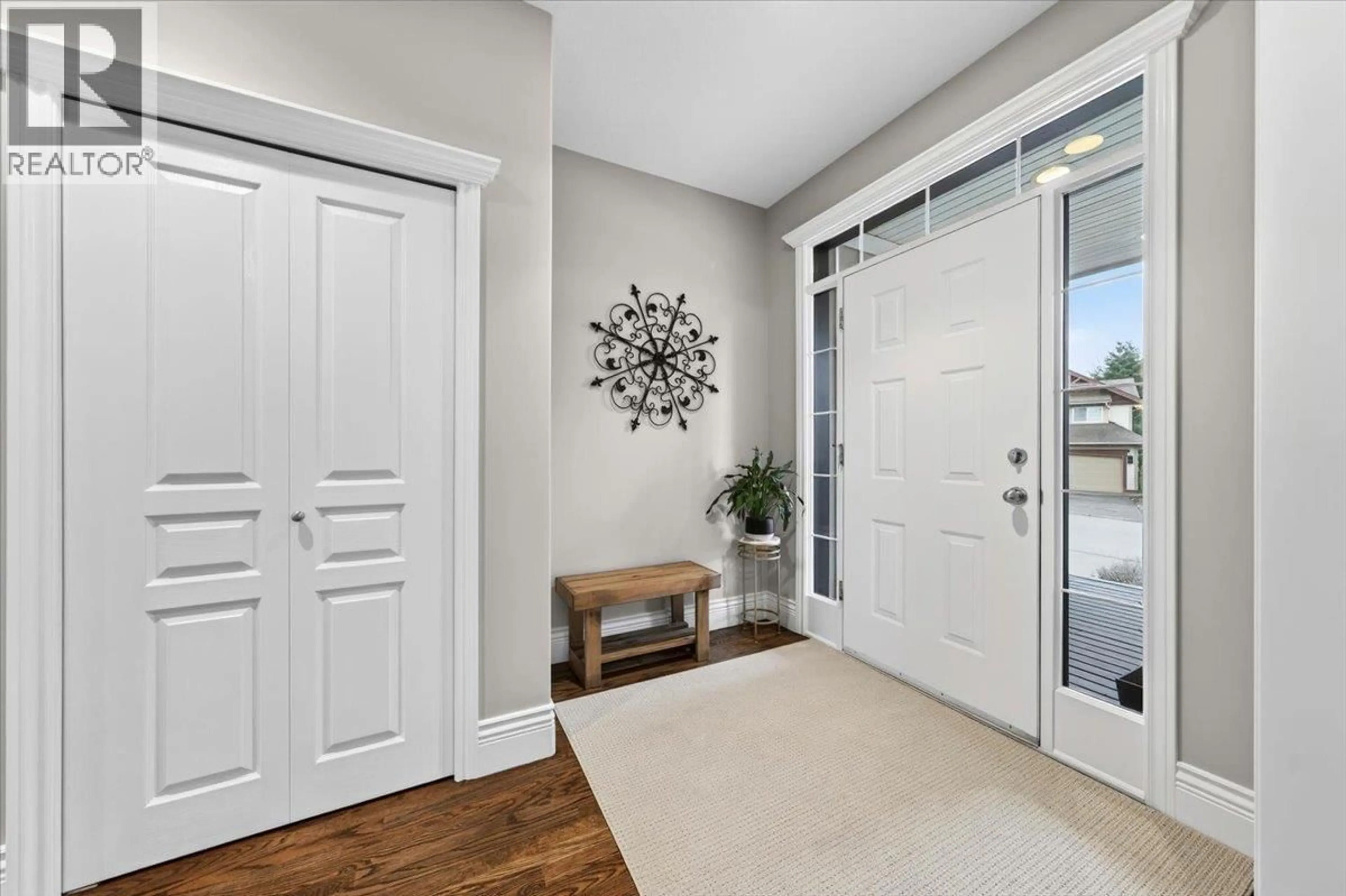 Indoor entryway for 24033 106TH AVENUE, Maple Ridge British Columbia V2W2B1