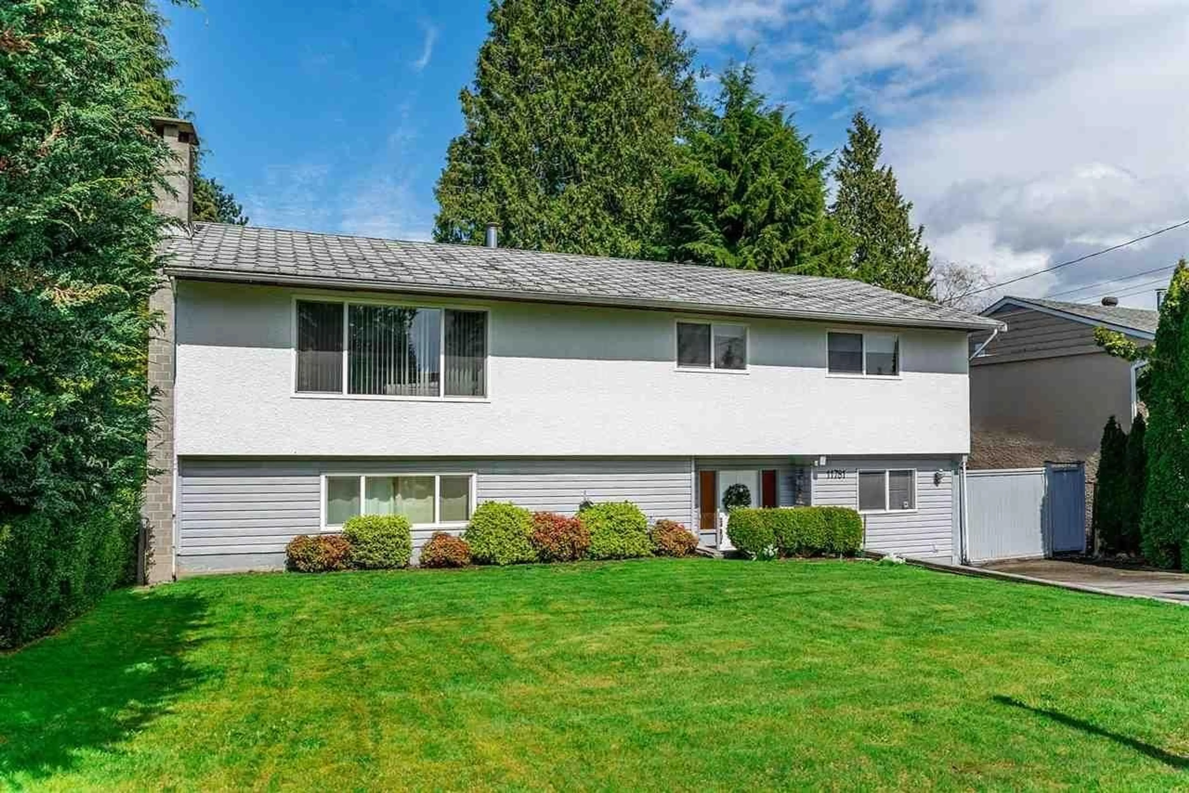 Home with vinyl exterior material, street for 11781 71A AVENUE, Delta British Columbia V4E1W9