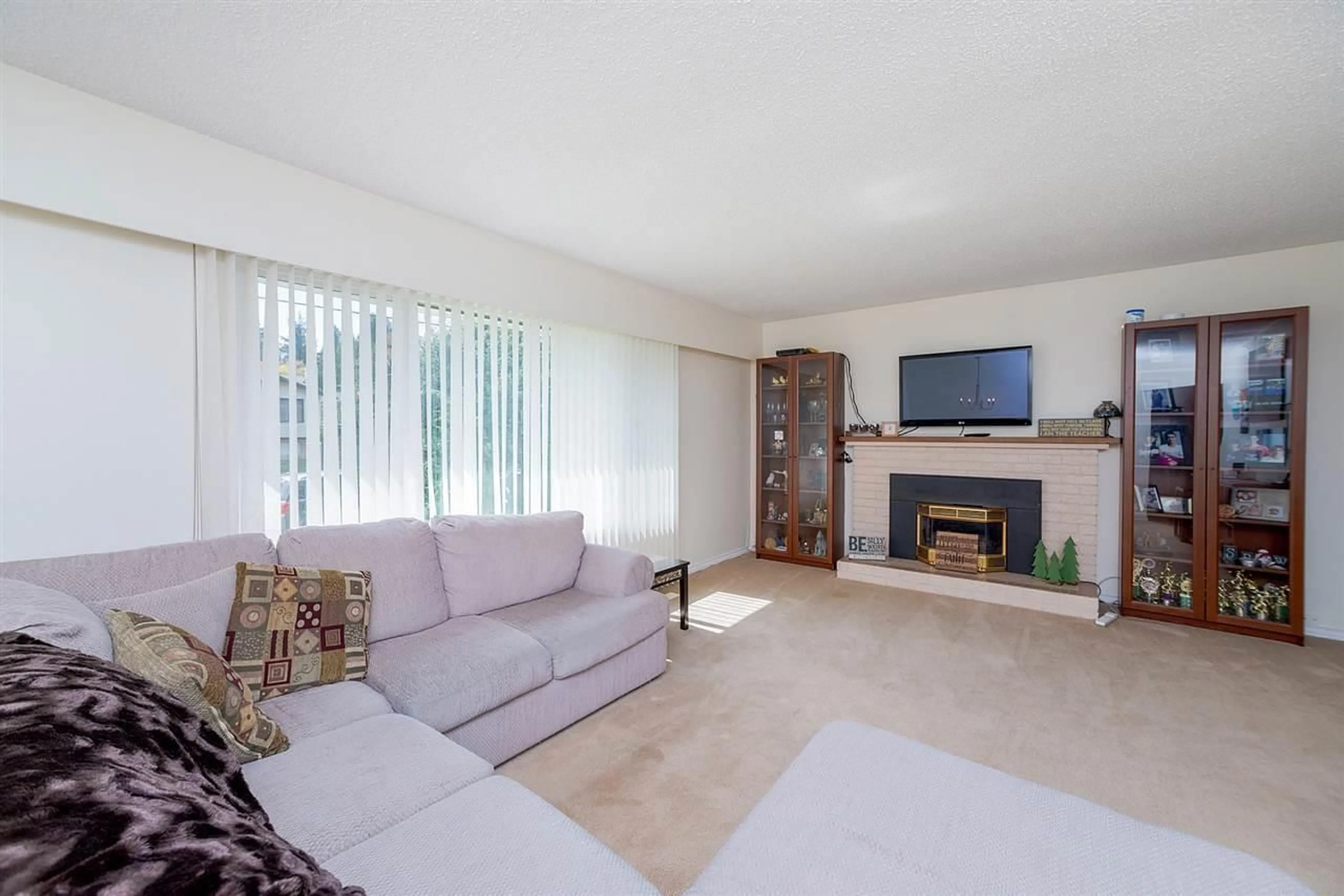 Living room with furniture, unknown for 11781 71A AVENUE, Delta British Columbia V4E1W9