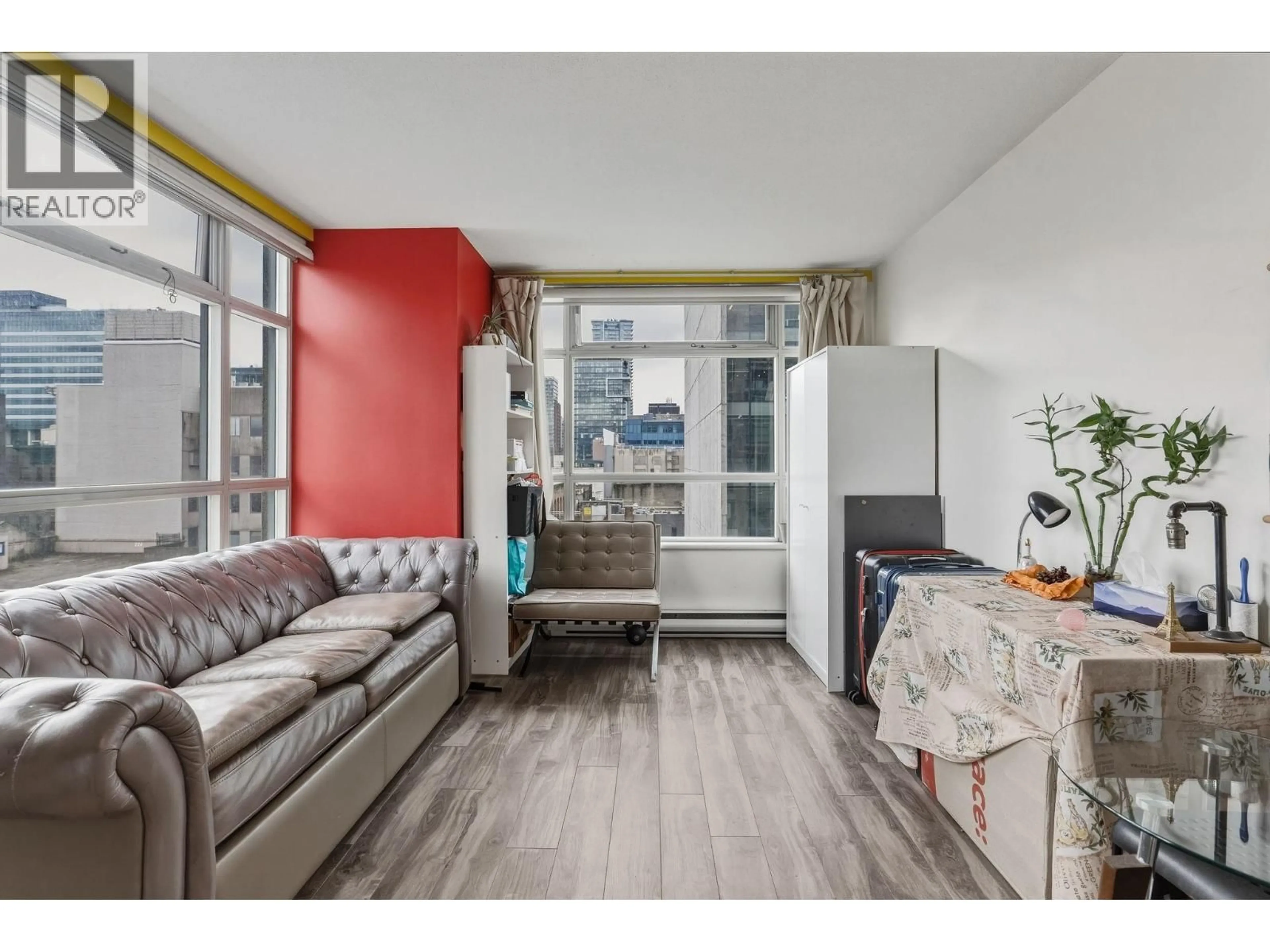 Living room with furniture, unknown for 909 - 438 SEYMOUR STREET, Vancouver British Columbia V6B6H4