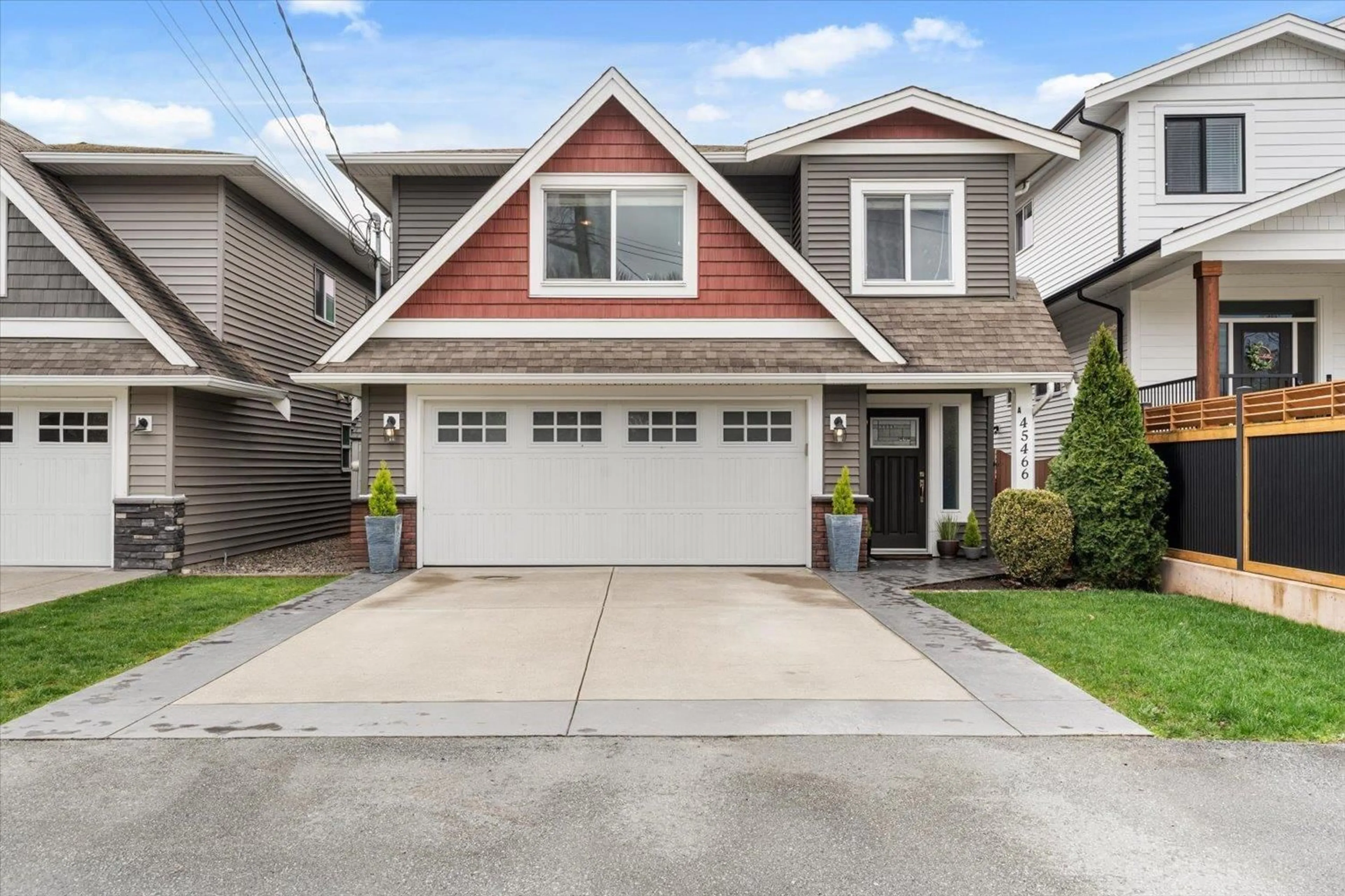 Home with vinyl exterior material, street for 1 - 45466 WELLS ROAD, Chilliwack British Columbia V2R1G6
