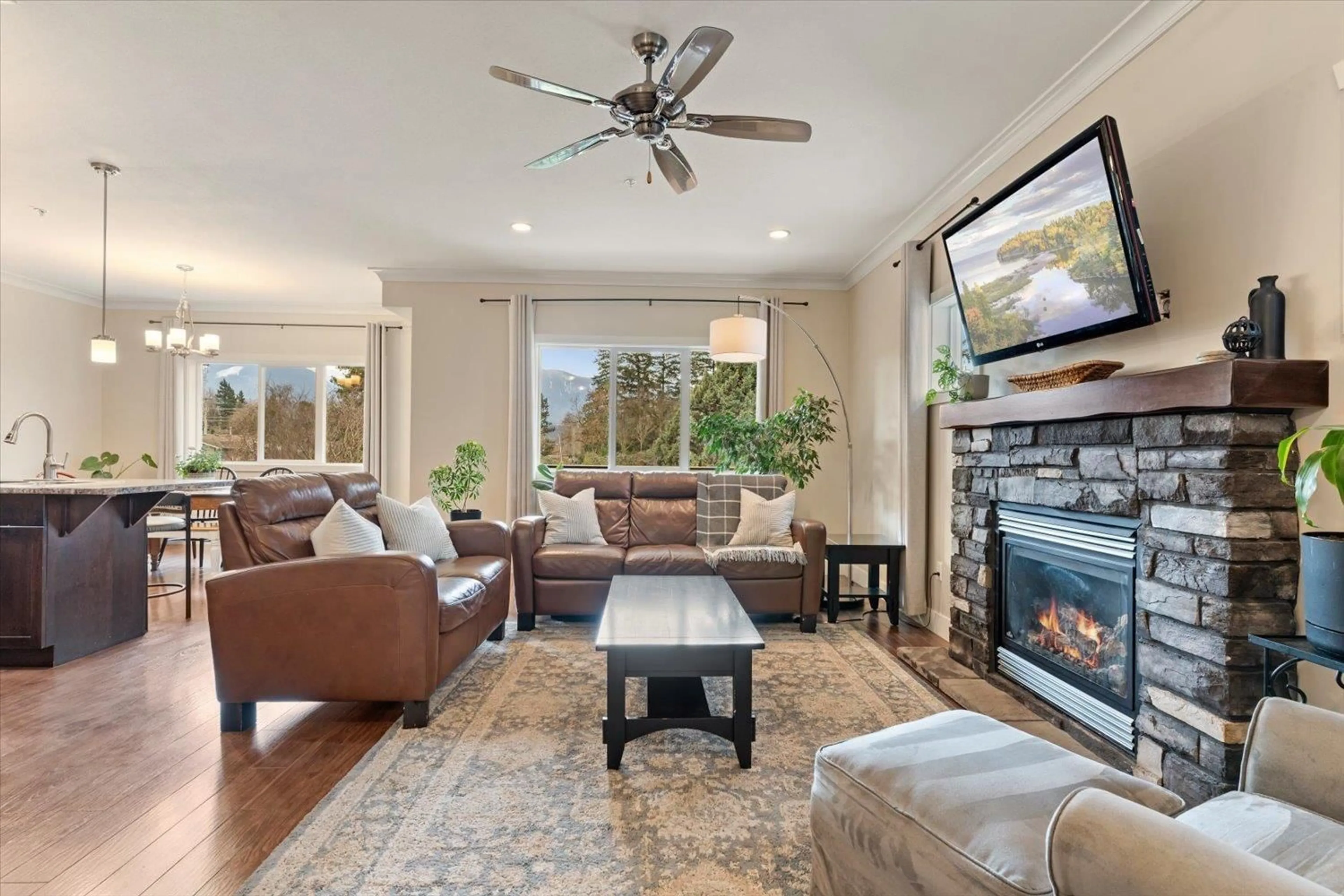 Living room with furniture, unknown for 1 - 45466 WELLS ROAD, Chilliwack British Columbia V2R1G6