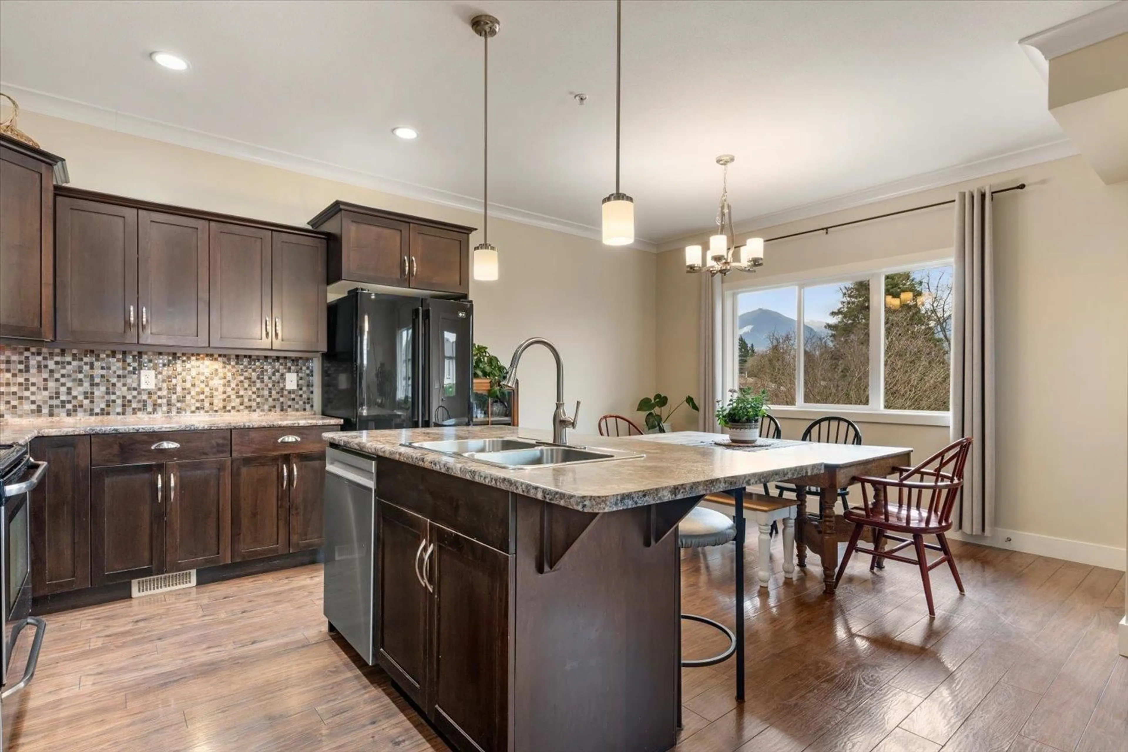 Open concept kitchen, ceramic/tile floor for 1 - 45466 WELLS ROAD, Chilliwack British Columbia V2R1G6
