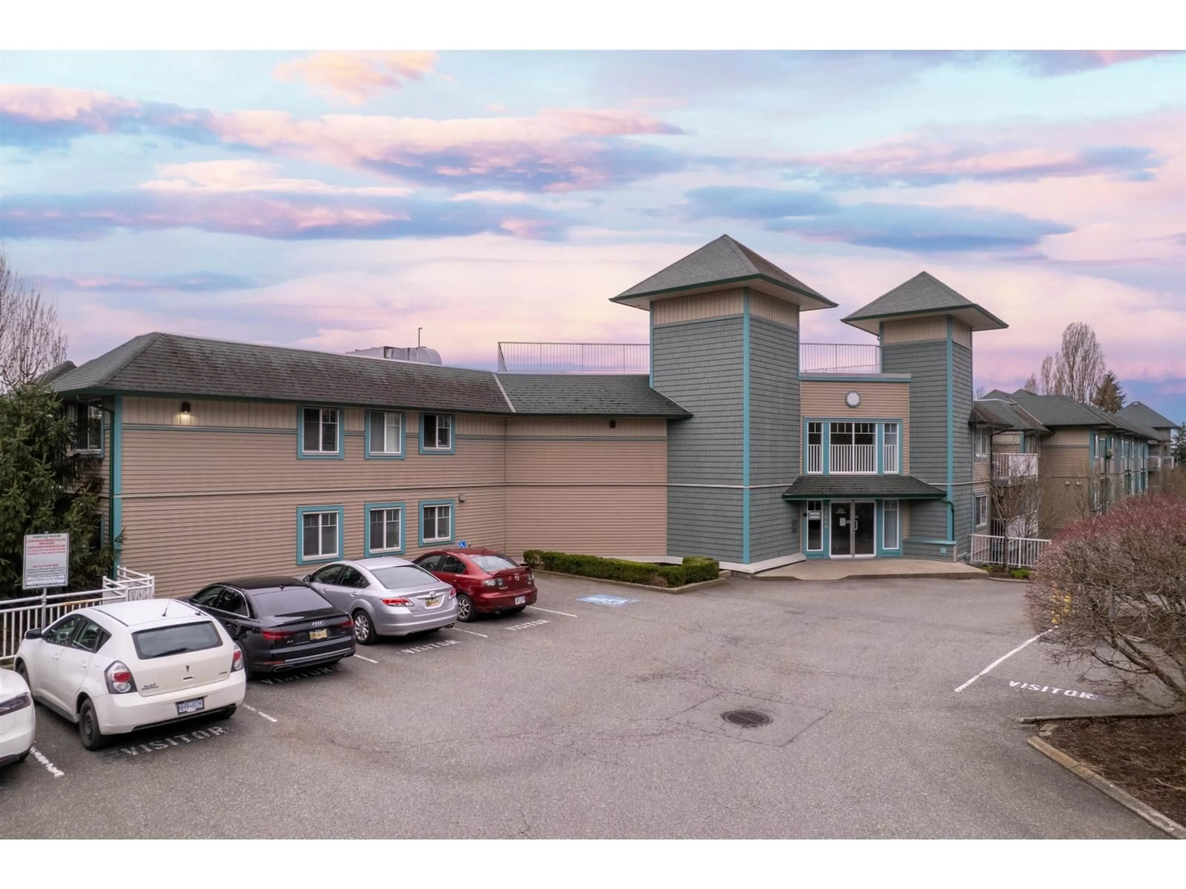 A pic from outside/outdoor area/front of a property/back of a property/a pic from drone, mountain view for 101 - 33960 OLD YALE ROAD, Abbotsford British Columbia V2S2J9