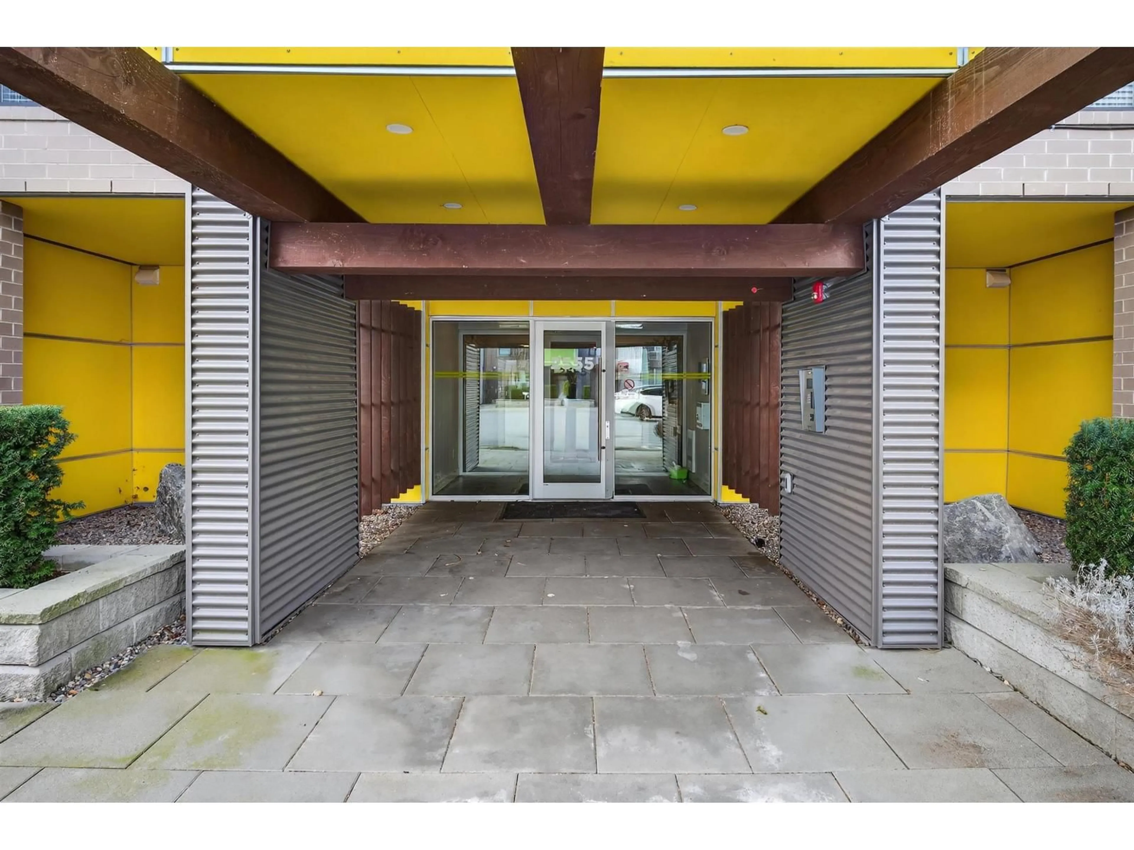 Indoor foyer for 504 - 2555 WARE STREET, Abbotsford British Columbia V2S0J4