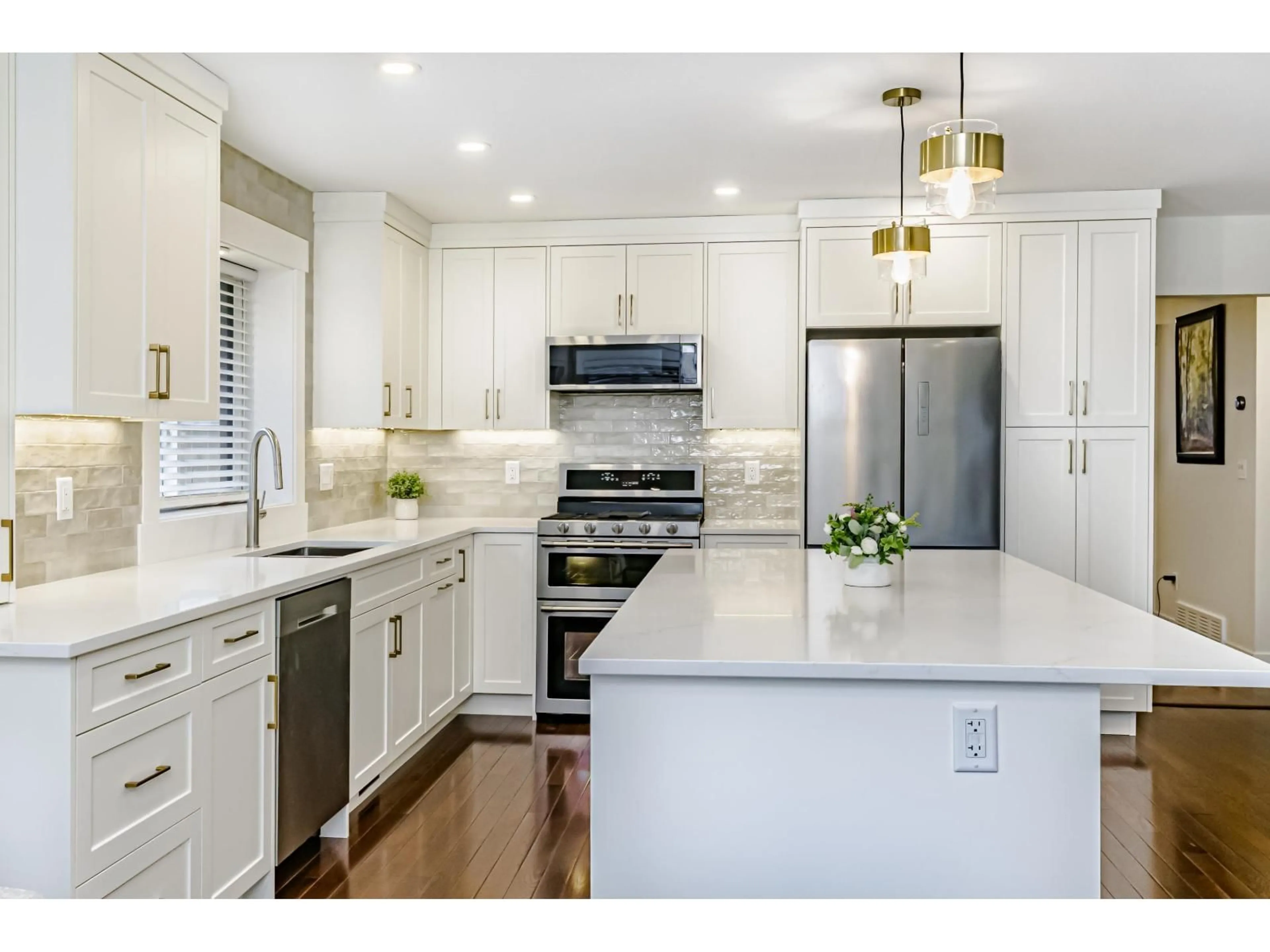 Unknown for 45169 CUMBERLAND AVENUE, Chilliwack British Columbia V2R3E5