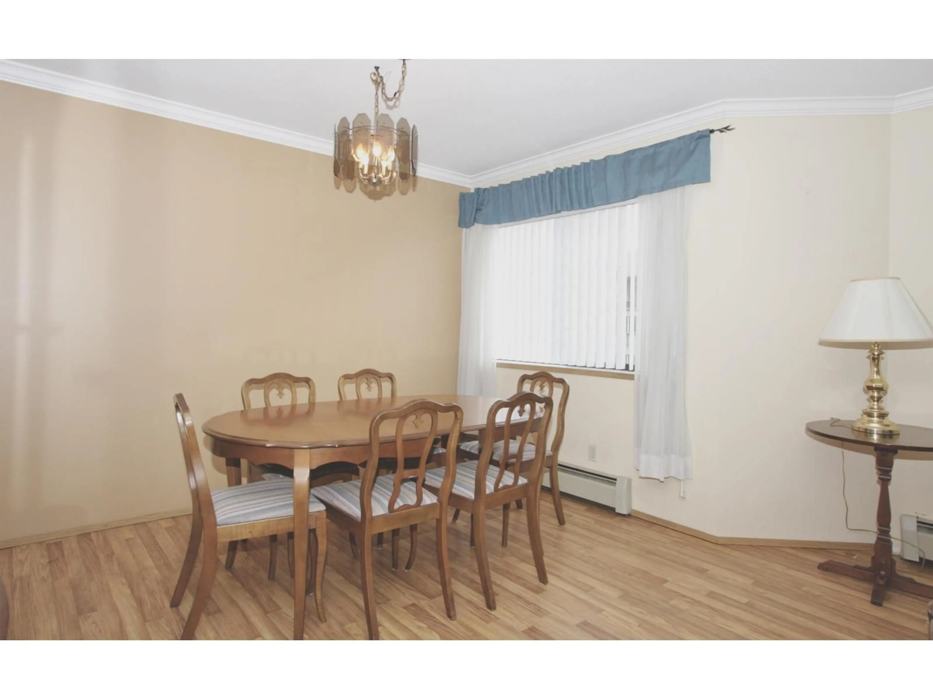 Dining room, wood/laminate floor for 336 - 31955 OLD YALE ROAD, Abbotsford British Columbia V2T4N1
