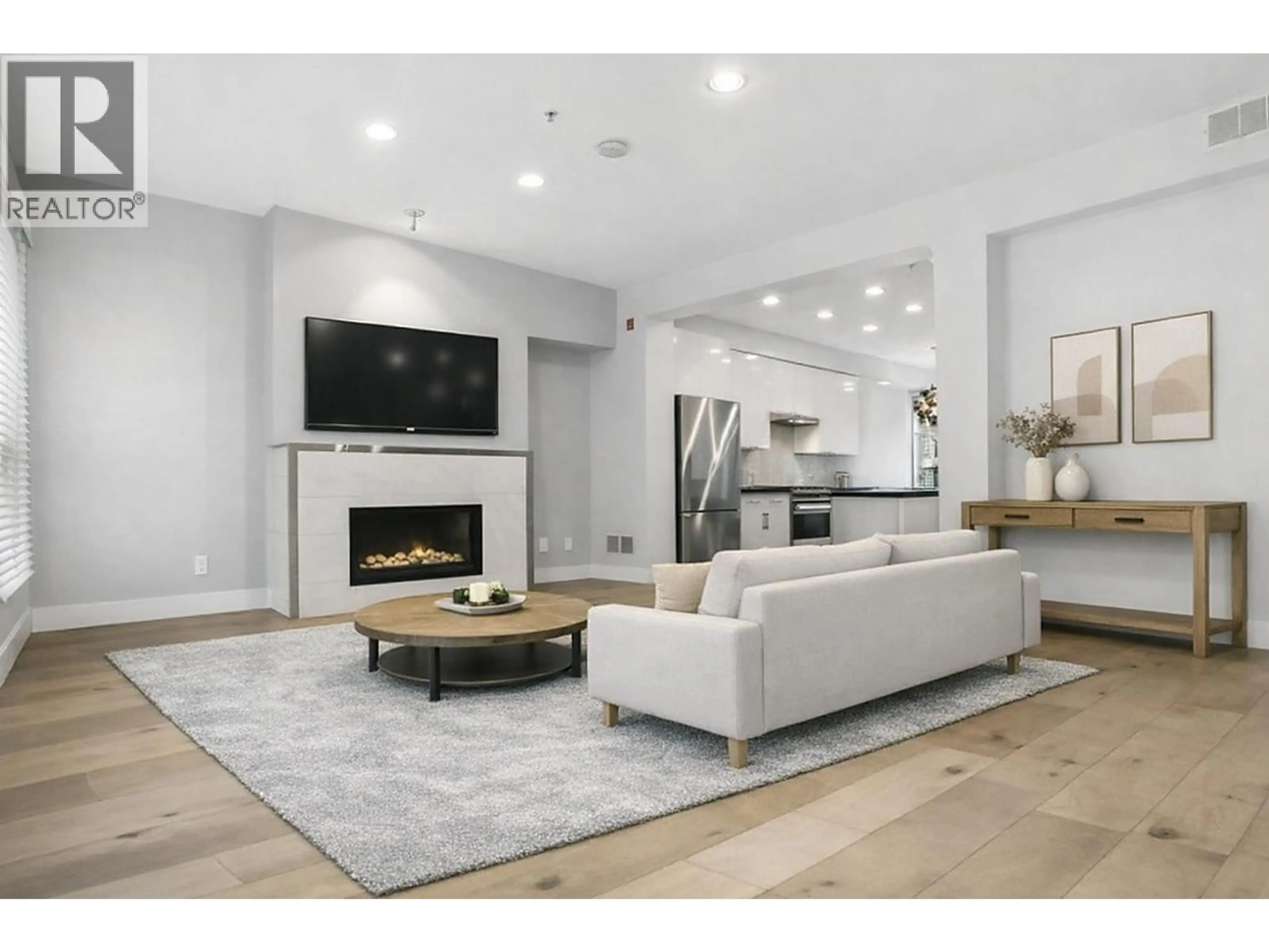 Living room with furniture, unknown for 5961 OAK STREET, Vancouver British Columbia V6M2W1