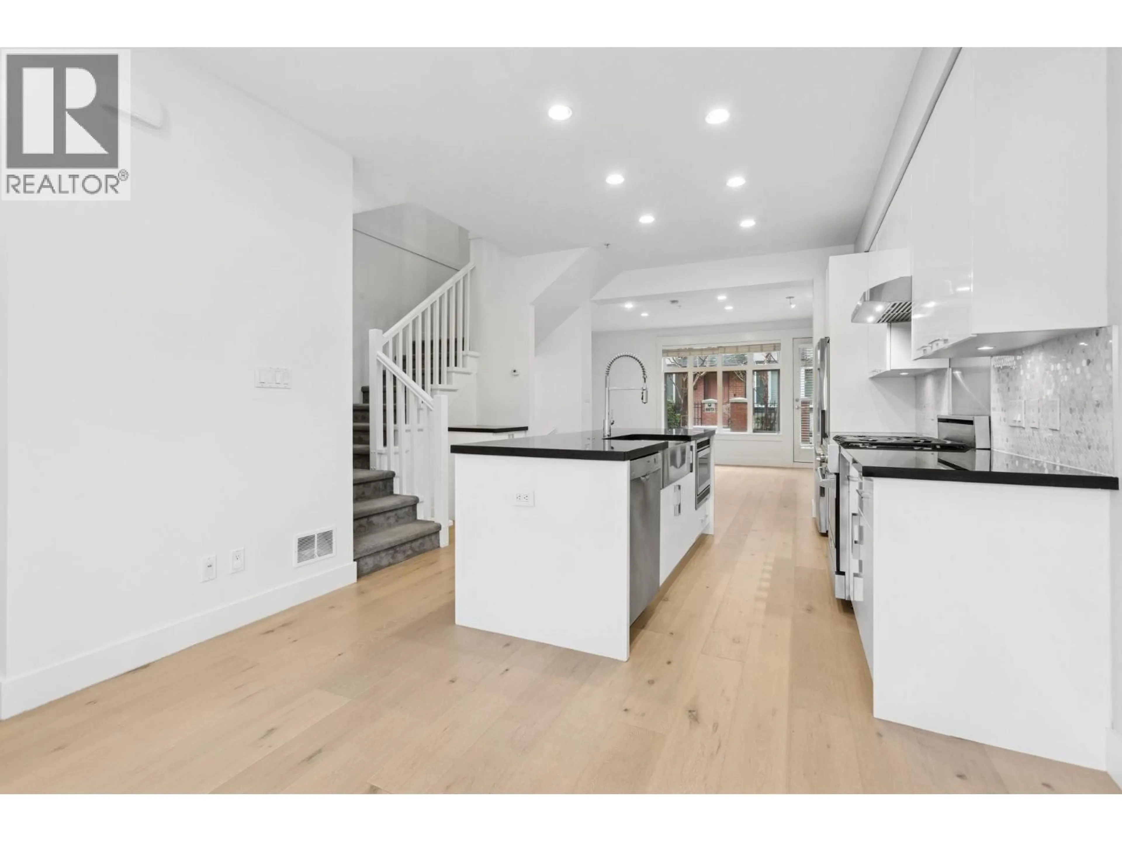 Open concept kitchen, unknown for 5961 OAK STREET, Vancouver British Columbia V6M2W1