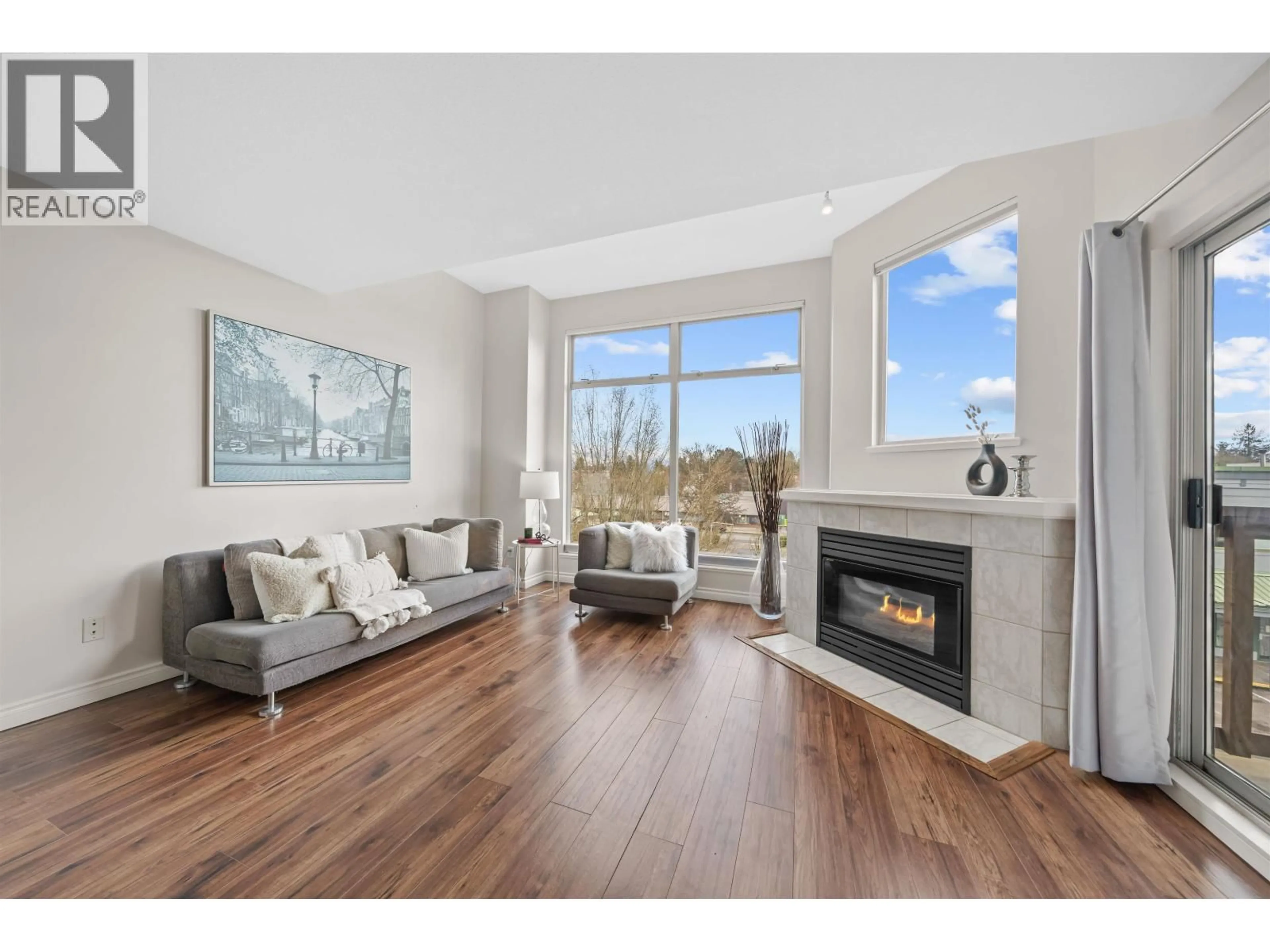 Living room with furniture, unknown for 307 - 19131 FORD ROAD, Pitt Meadows British Columbia V3Y2R5