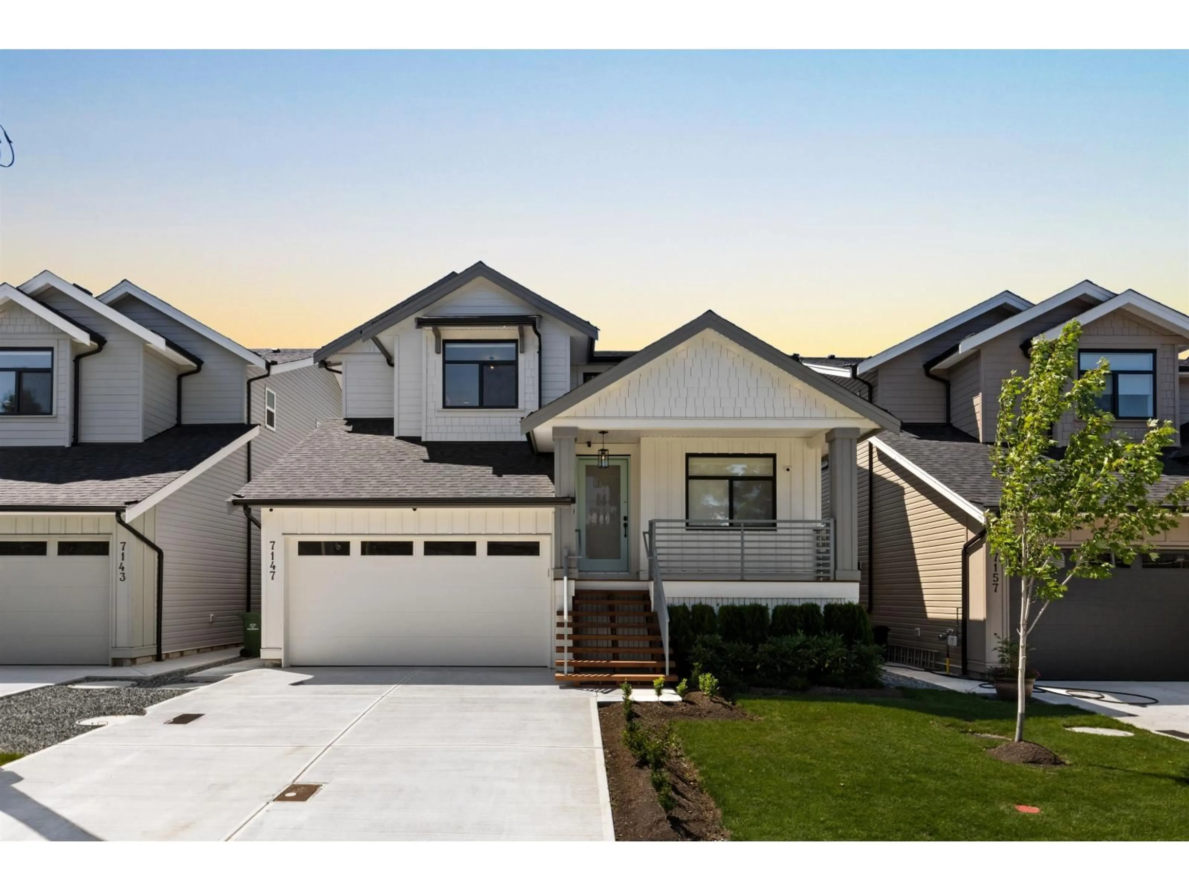 Home with vinyl exterior material, street for 7147 ELWOOD DRIVE, Chilliwack British Columbia V2R1G8