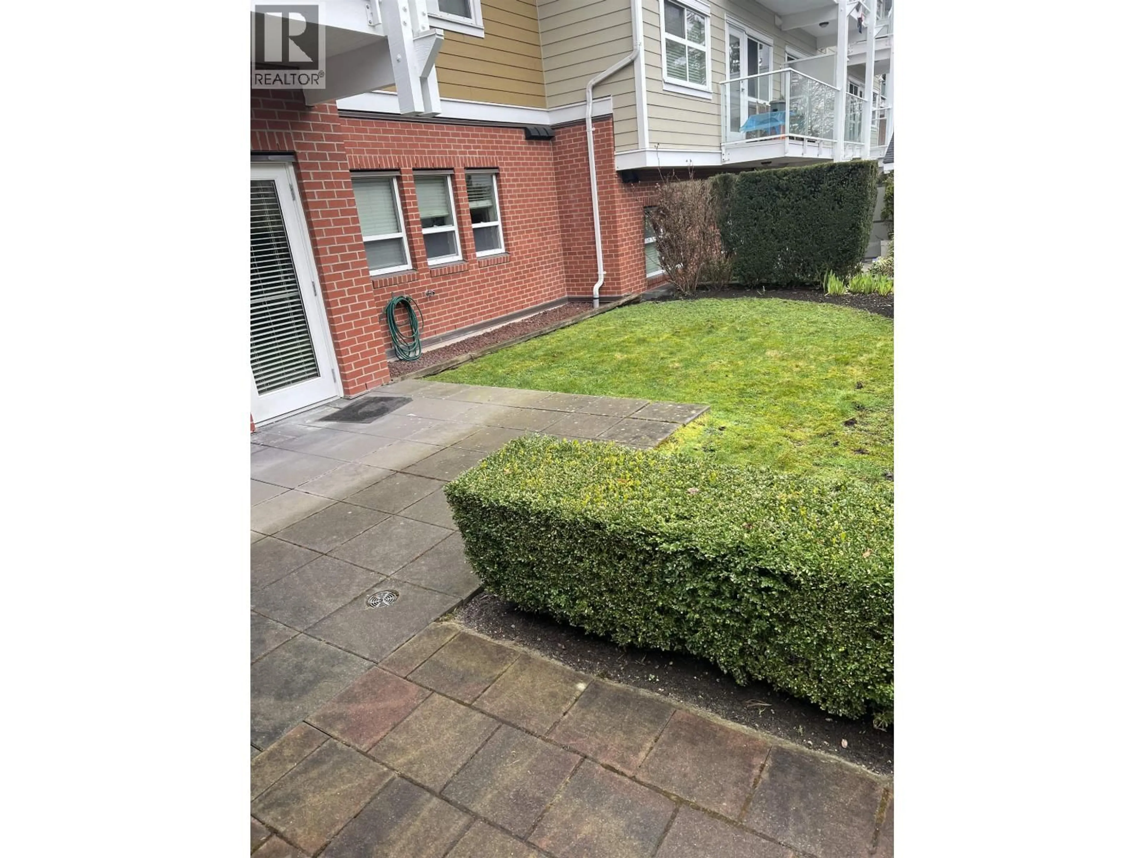 Patio, street for 112 - 5655 INMAN AVENUE, Burnaby British Columbia V5H2M2