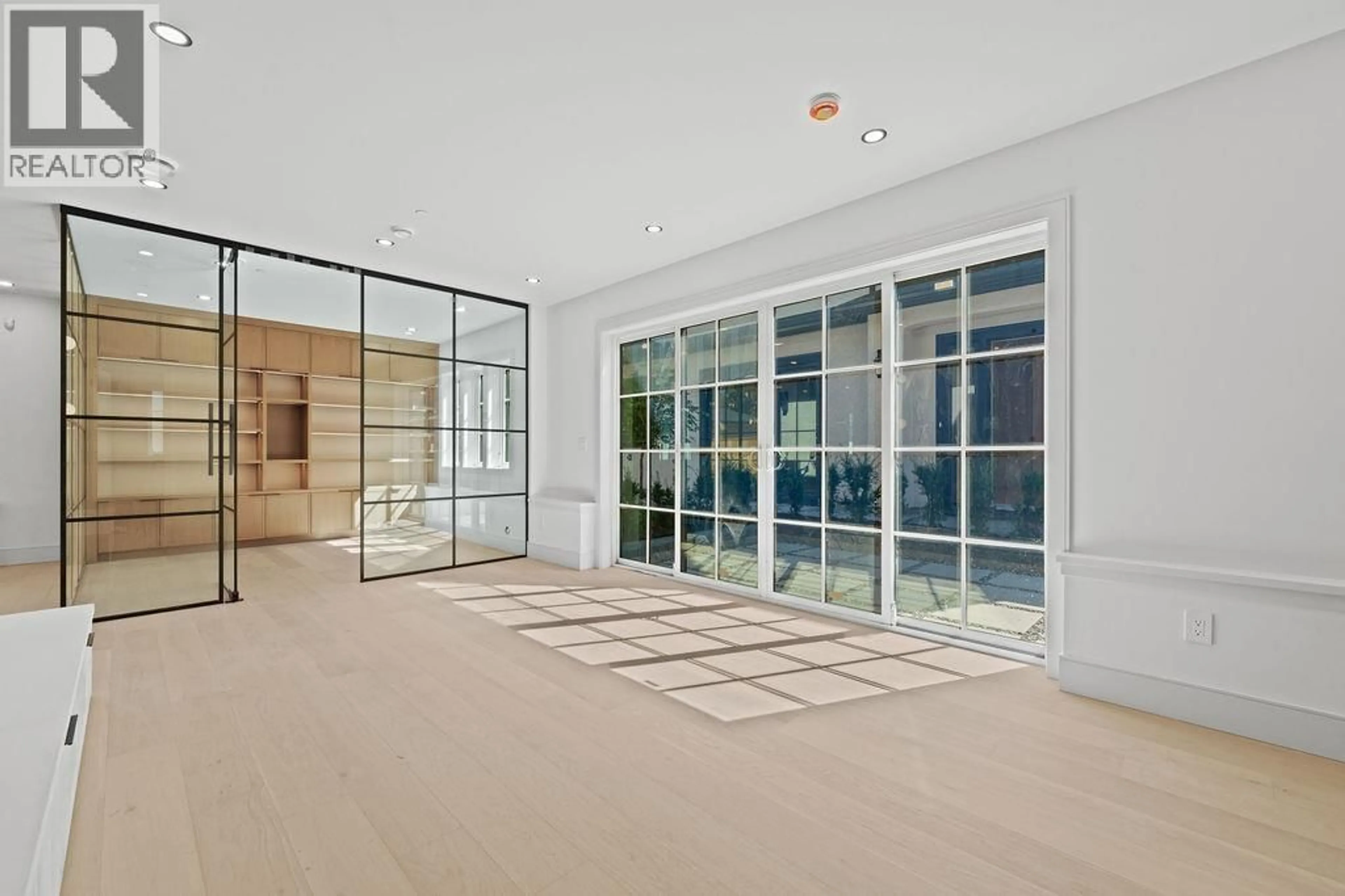 Indoor foyer for 6855 CYPRESS STREET, Vancouver British Columbia V6P5L9