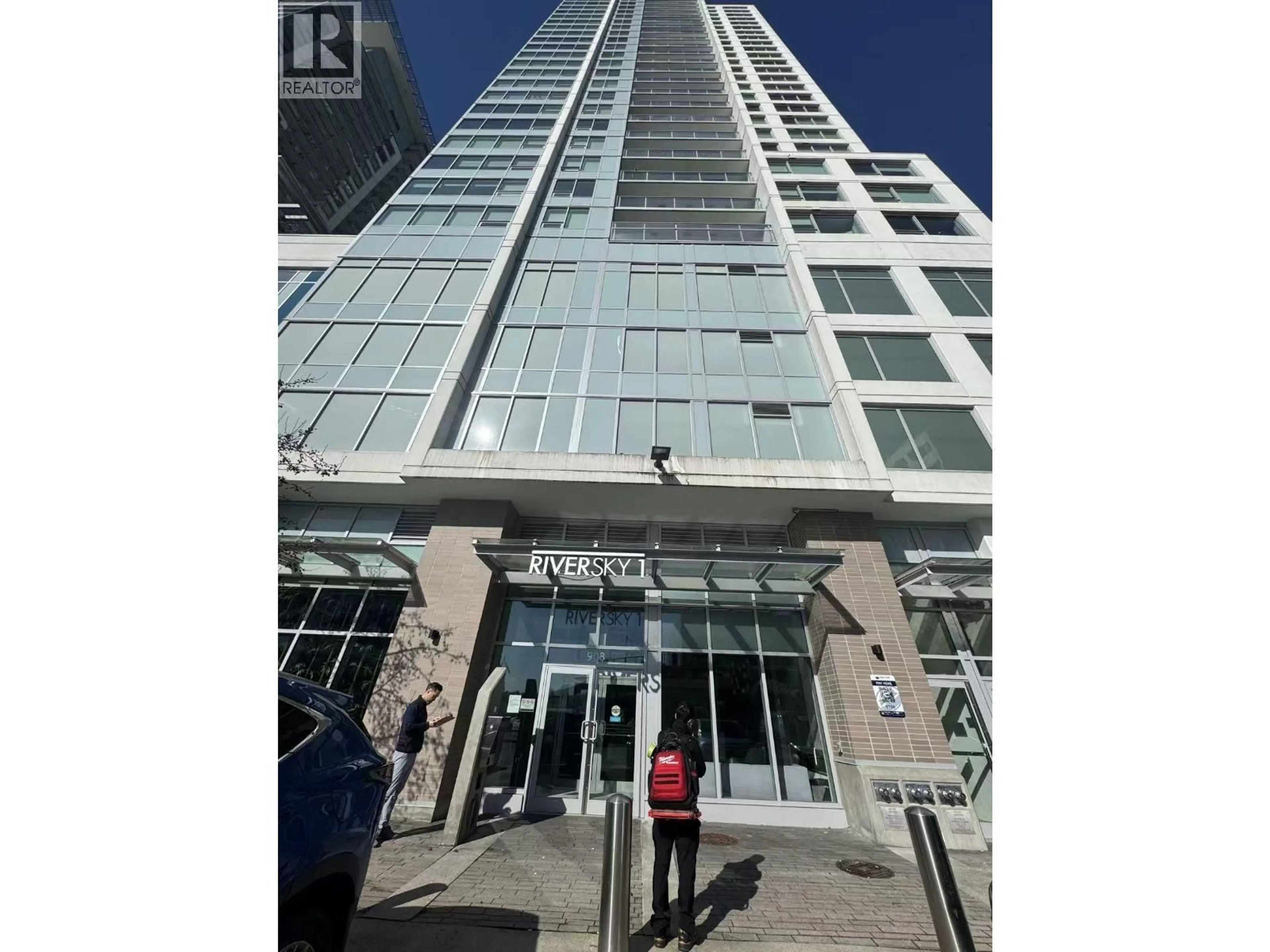 Indoor foyer for 811 - 908 QUAYSIDE DRIVE, New Westminster British Columbia V3M0L4