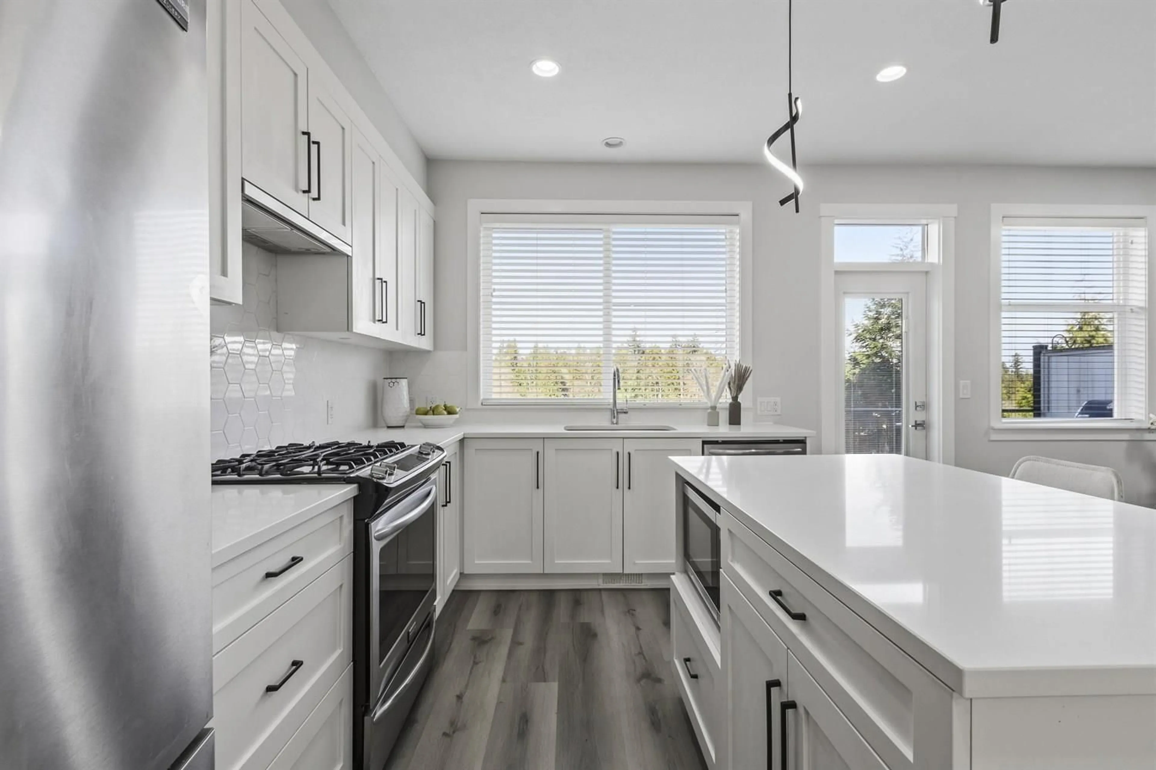 Contemporary kitchen, unknown for 14 - 15717 MOUNTAIN VIEW DRIVE, Surrey British Columbia V3Z0C6