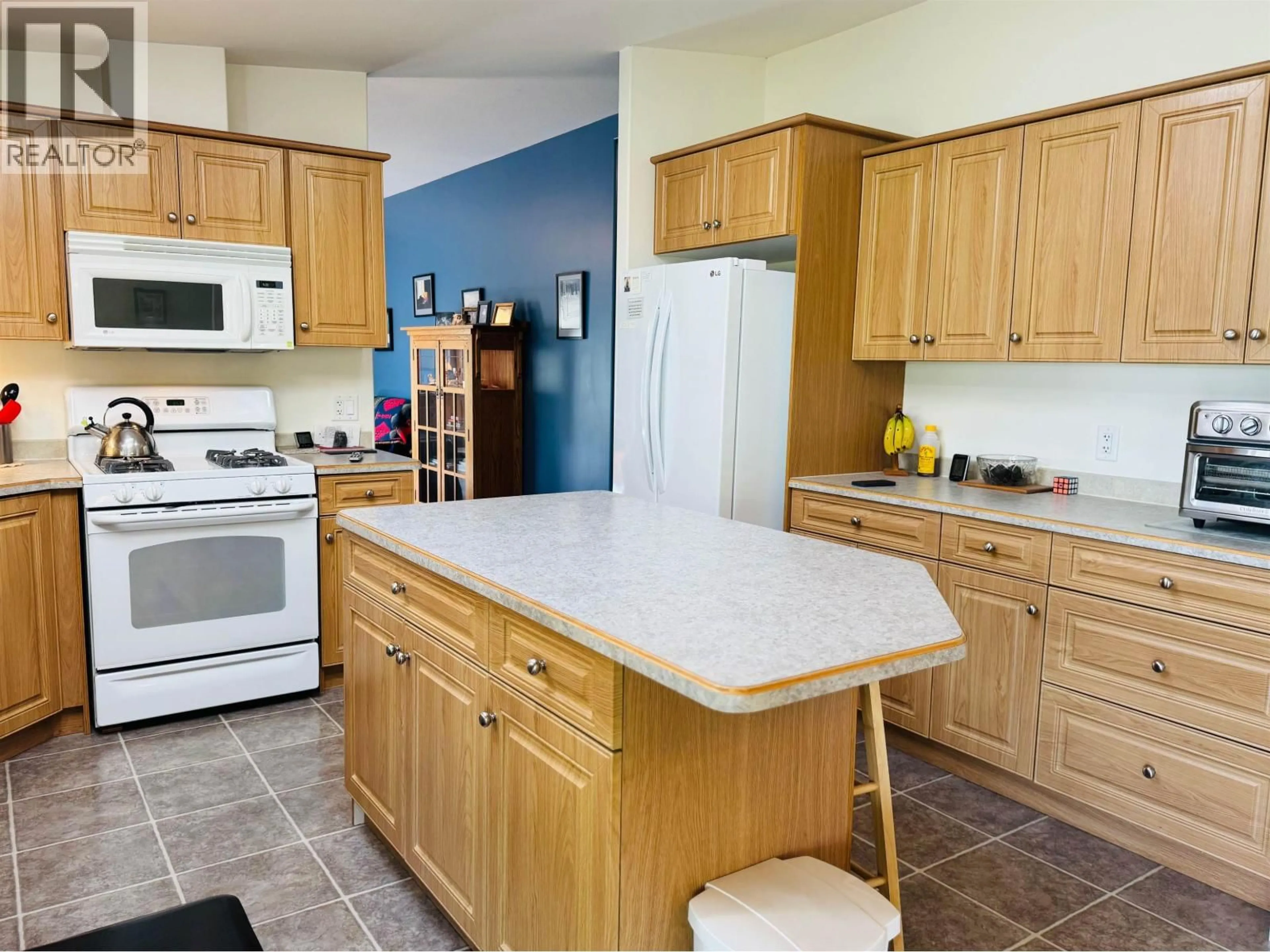 Standard kitchen, unknown for 3722 CARSON ROAD, Williams Lake British Columbia V0K2G0