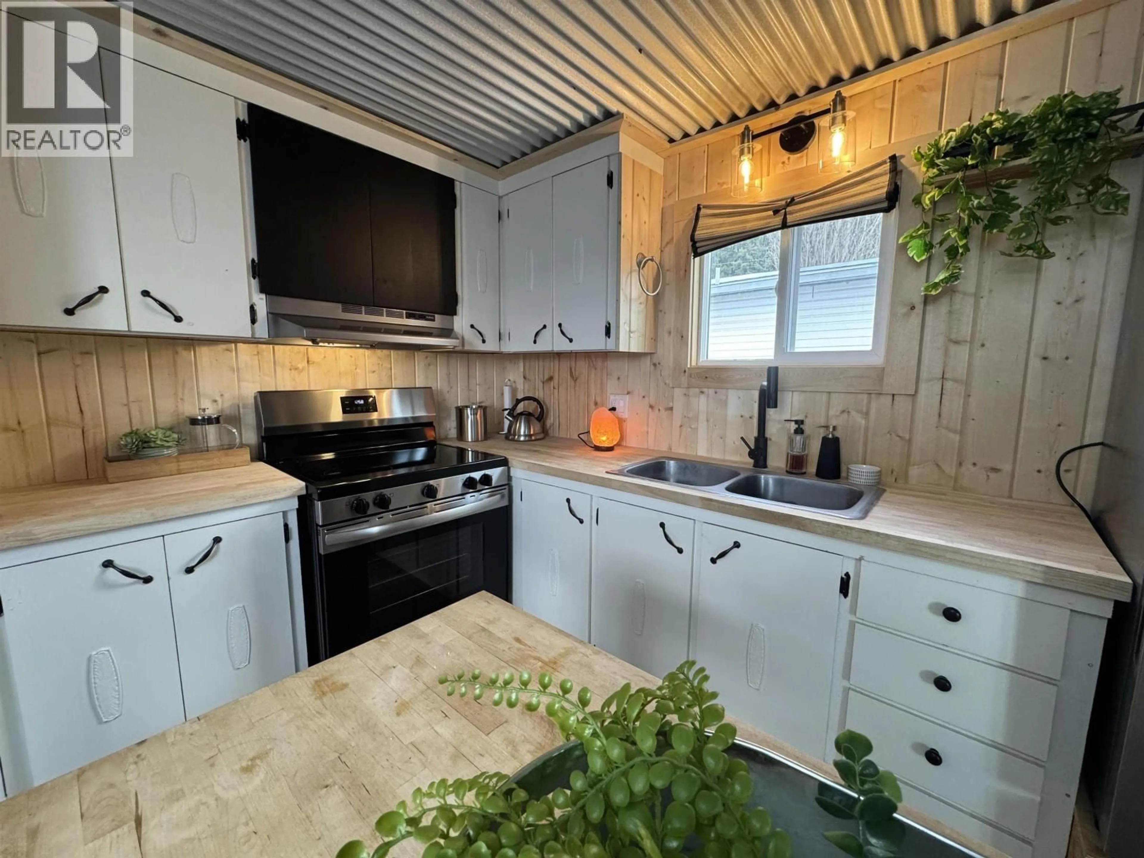 Standard kitchen, unknown for 29 - 770 ELEVENTH AVENUE, Williams Lake British Columbia V2G2M4