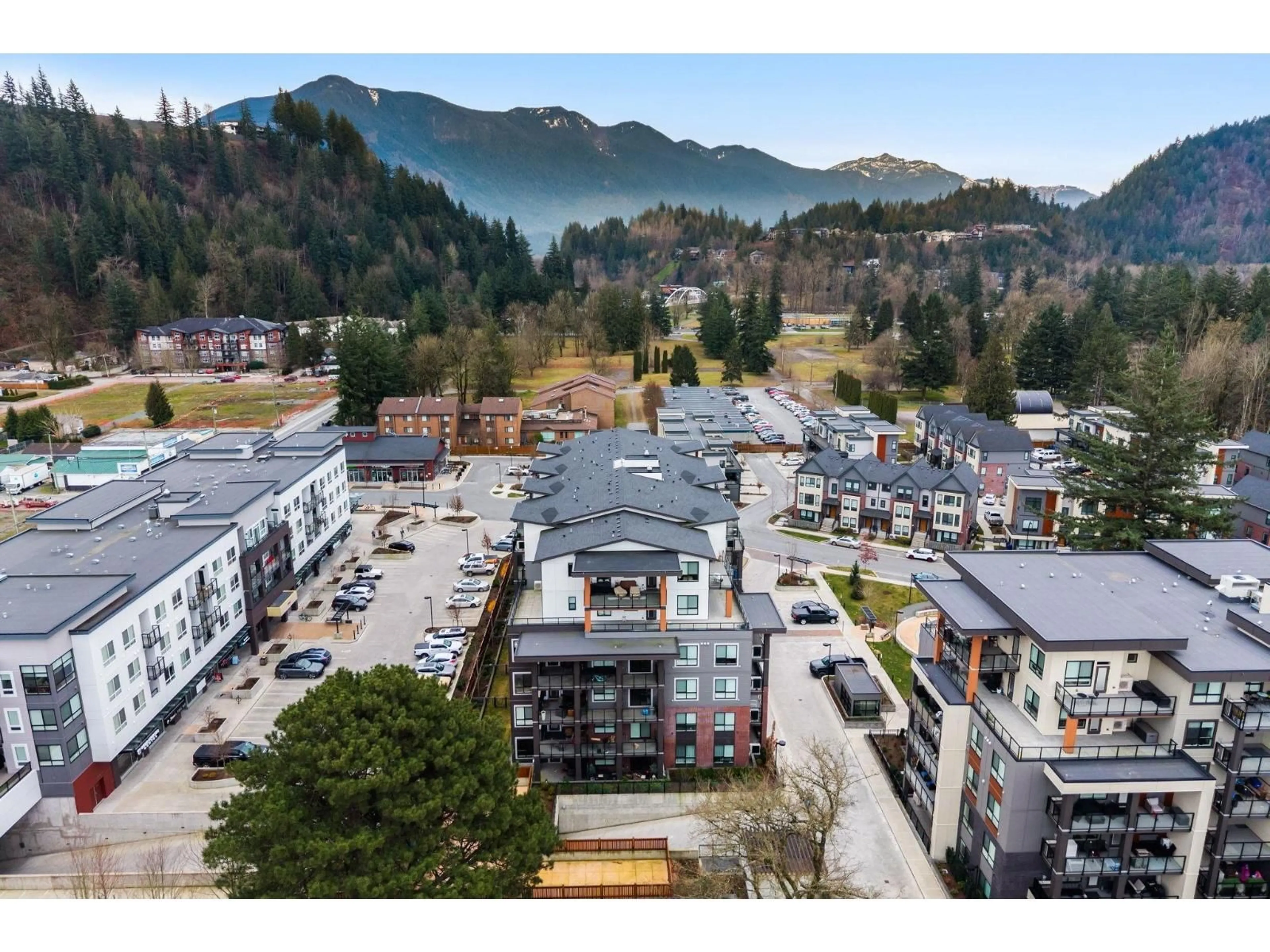 A pic from outside/outdoor area/front of a property/back of a property/a pic from drone, mountain view for 401 - 45511 CAMPUS DRIVE, Chilliwack British Columbia V2R6K8