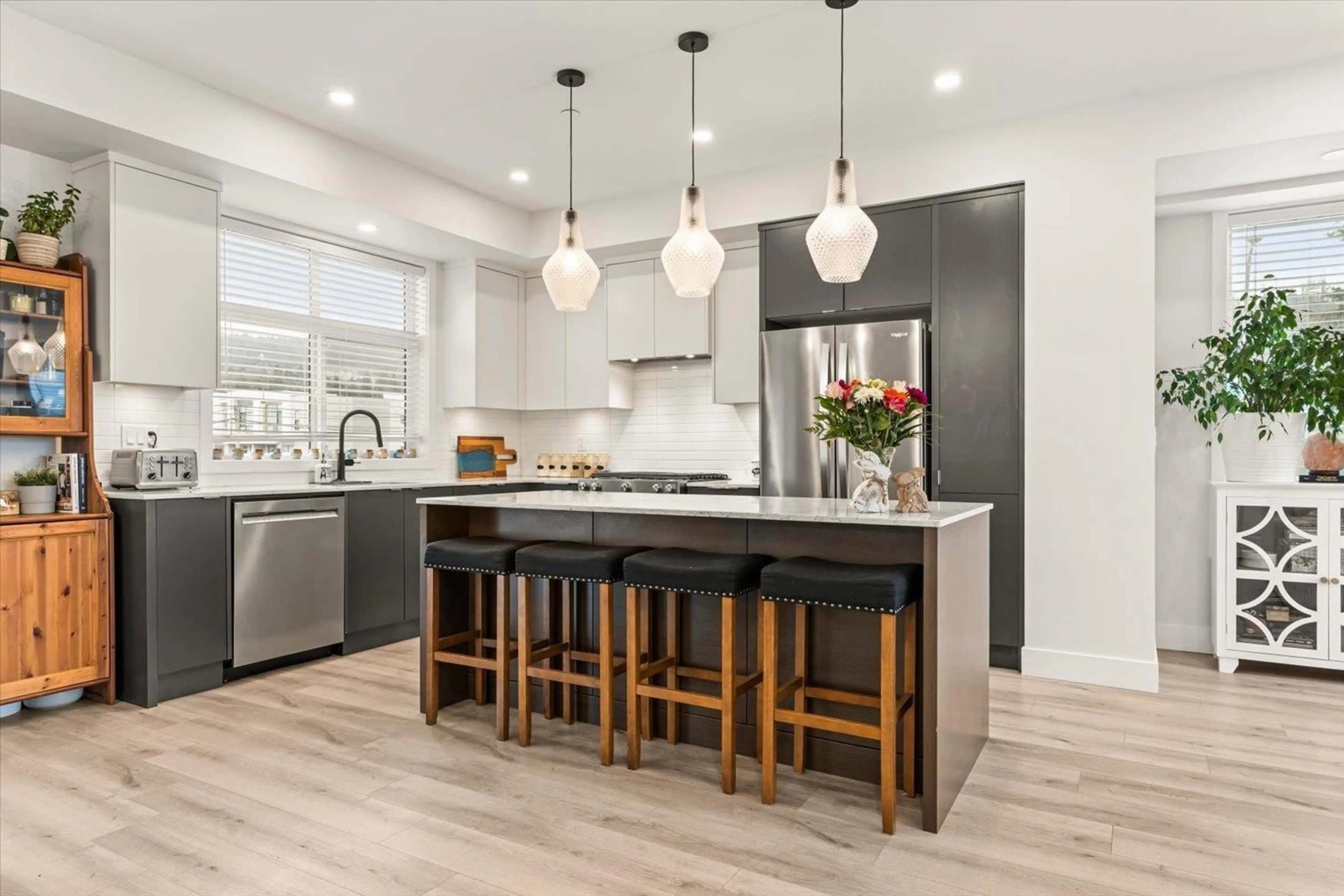 Open concept kitchen, unknown for 165 - 46211 PROMONTORY ROAD, Chilliwack British Columbia V2R6E4