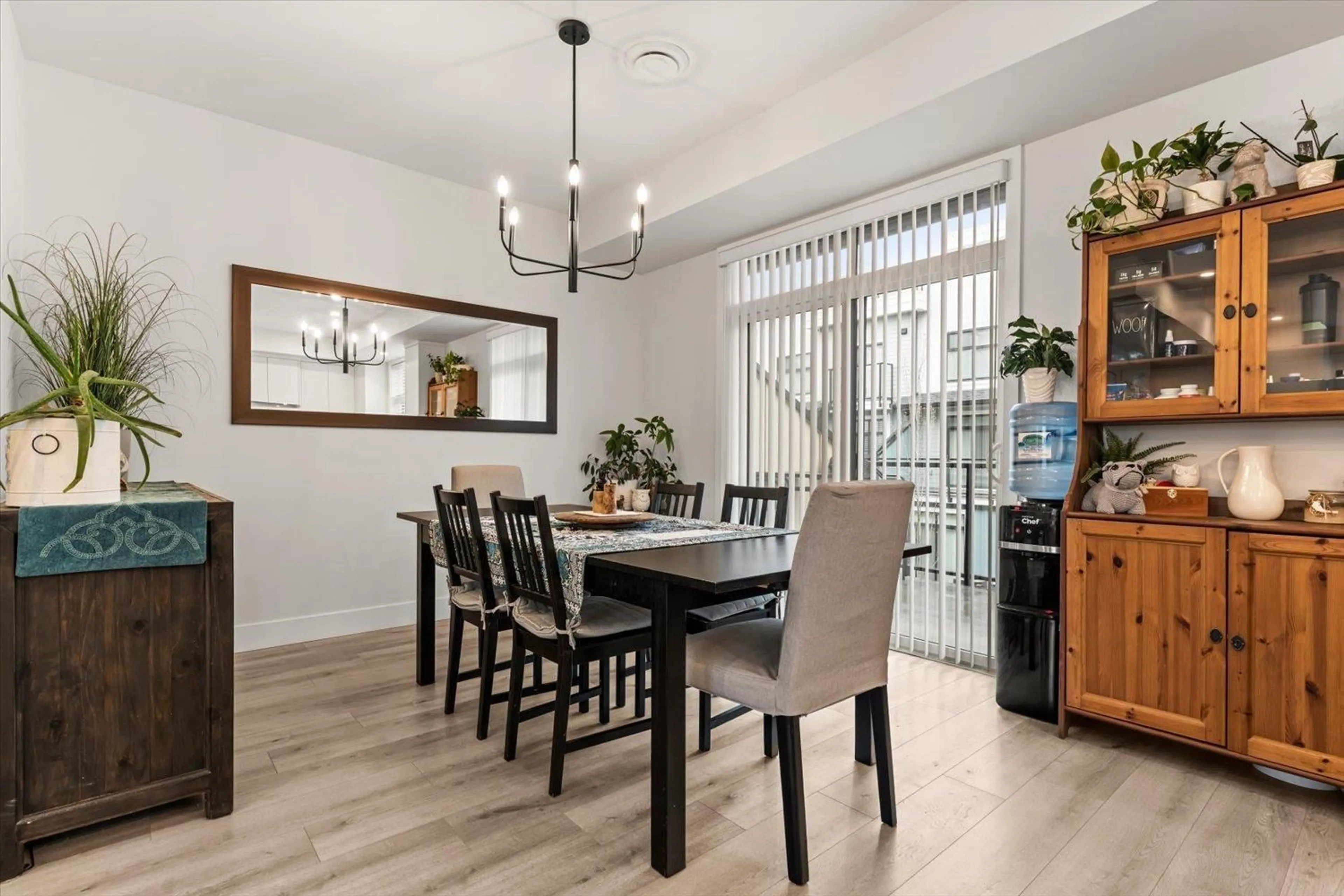 Dining room, wood/laminate floor for 165 - 46211 PROMONTORY ROAD, Chilliwack British Columbia V2R6E4