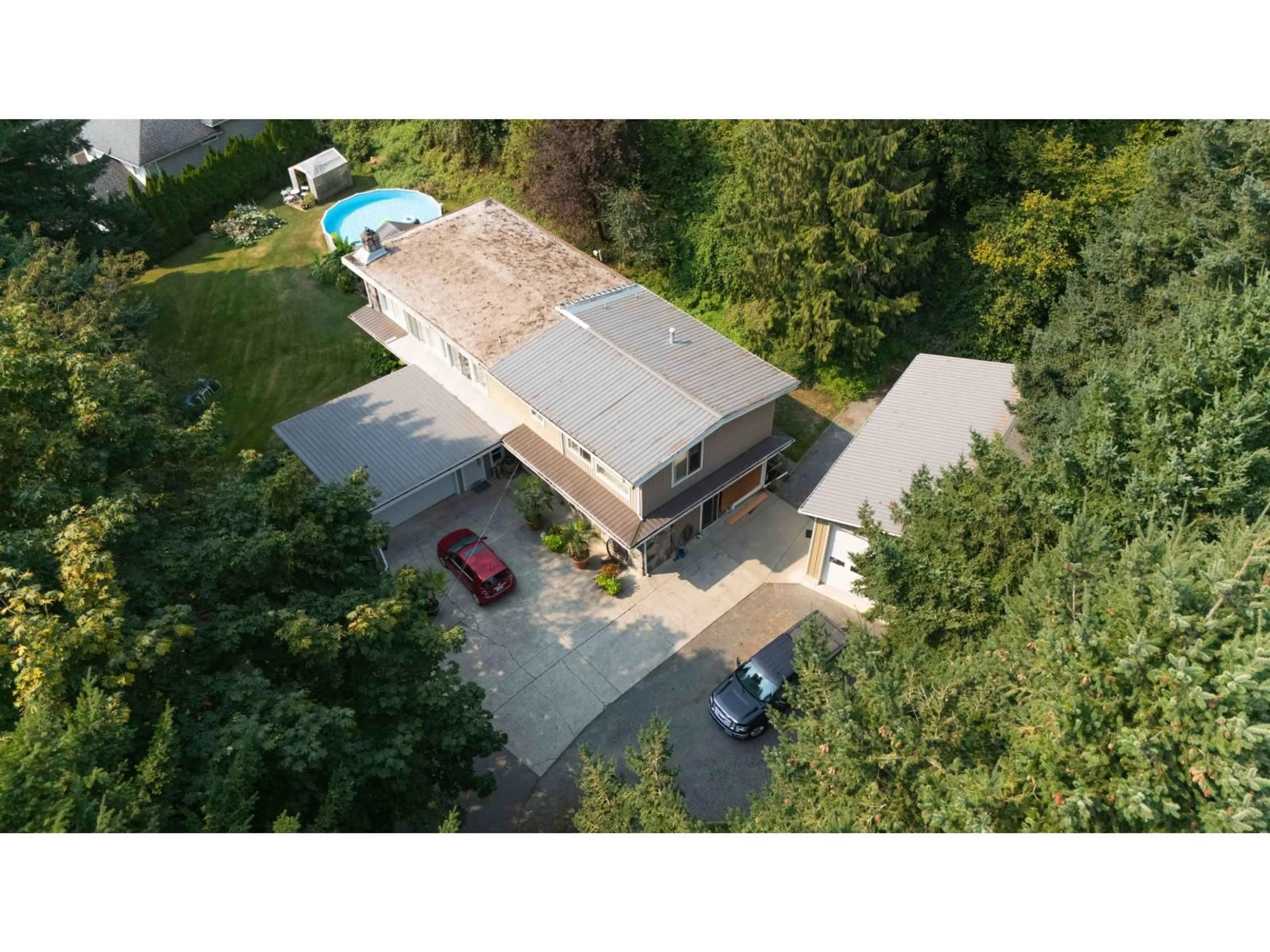 A pic from outside/outdoor area/front of a property/back of a property/a pic from drone, street for 35825 OLD YALE ROAD, Abbotsford British Columbia V3G2C6