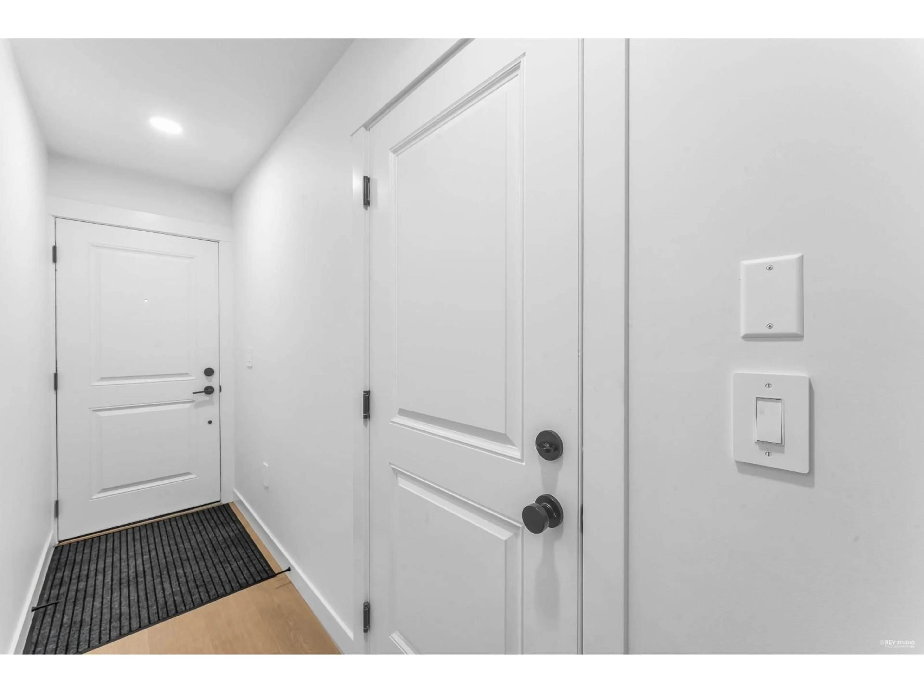 Indoor entryway for 69 - 2774 MONTROSE AVENUE, Abbotsford British Columbia V2S3T5