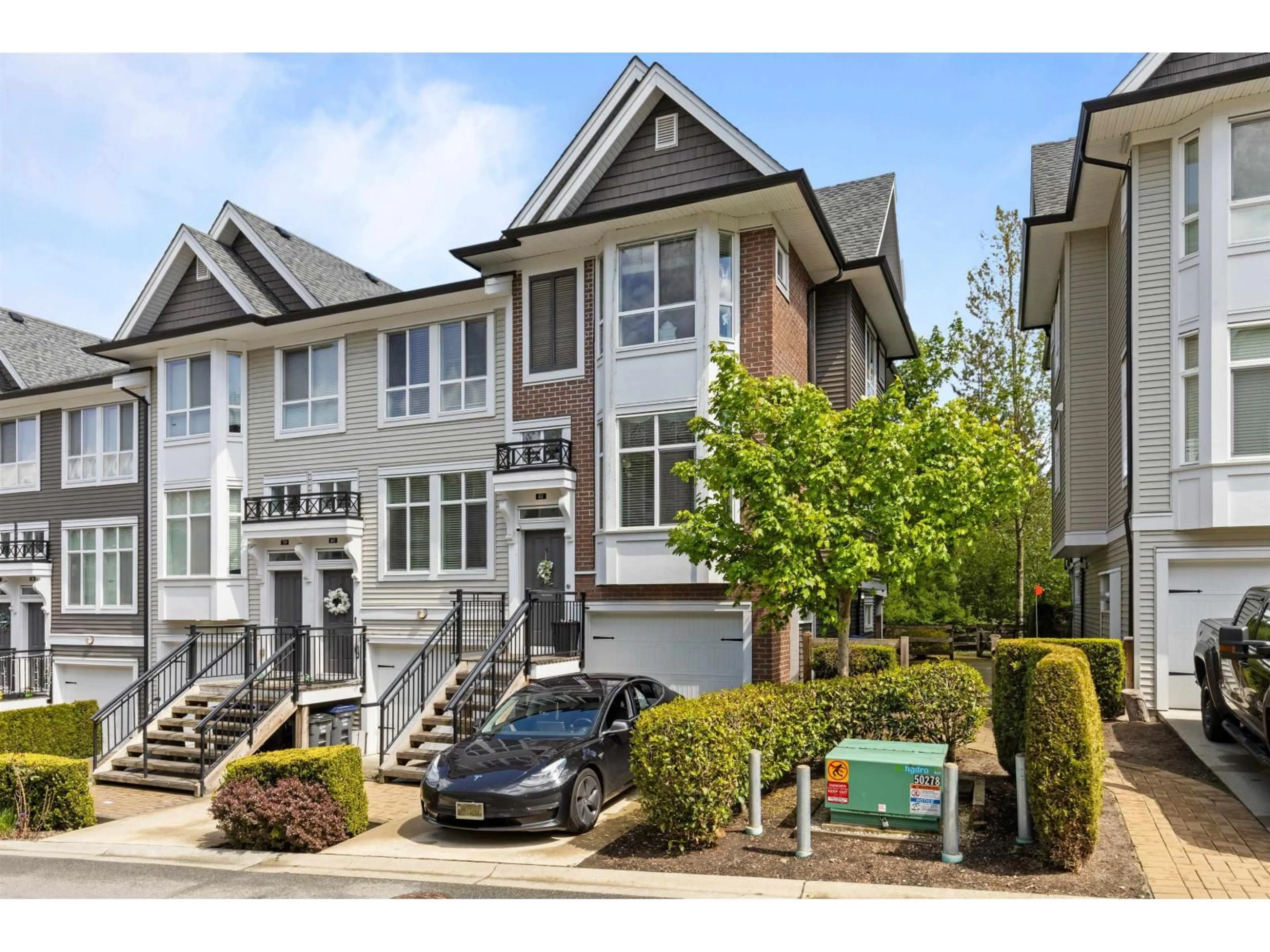 Home with vinyl exterior material, street for 61 - 14433 60 AVENUE, Surrey British Columbia V3S1R4