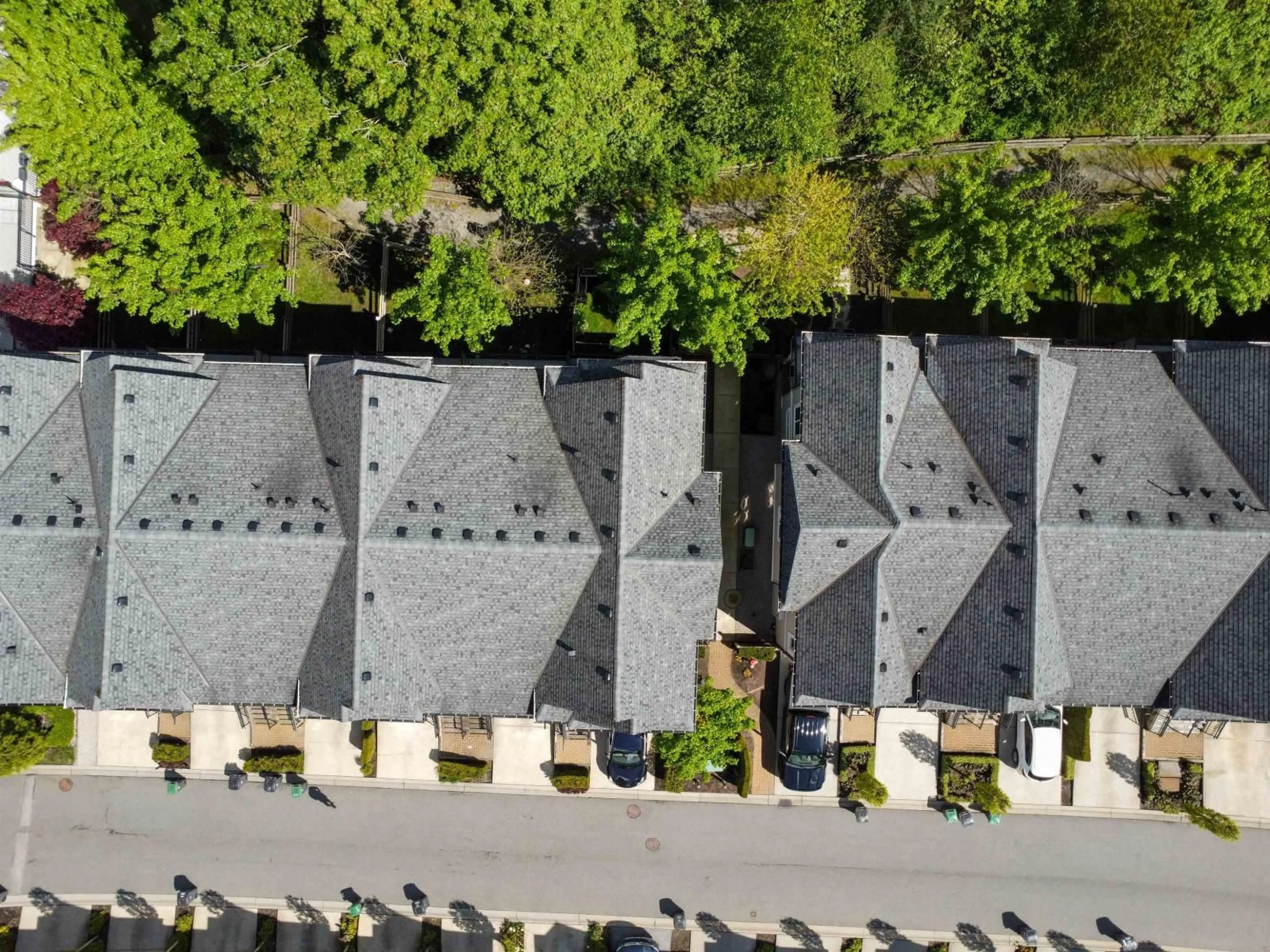 A pic from outside/outdoor area/front of a property/back of a property/a pic from drone, street for 61 - 14433 60 AVENUE, Surrey British Columbia V3S1R4