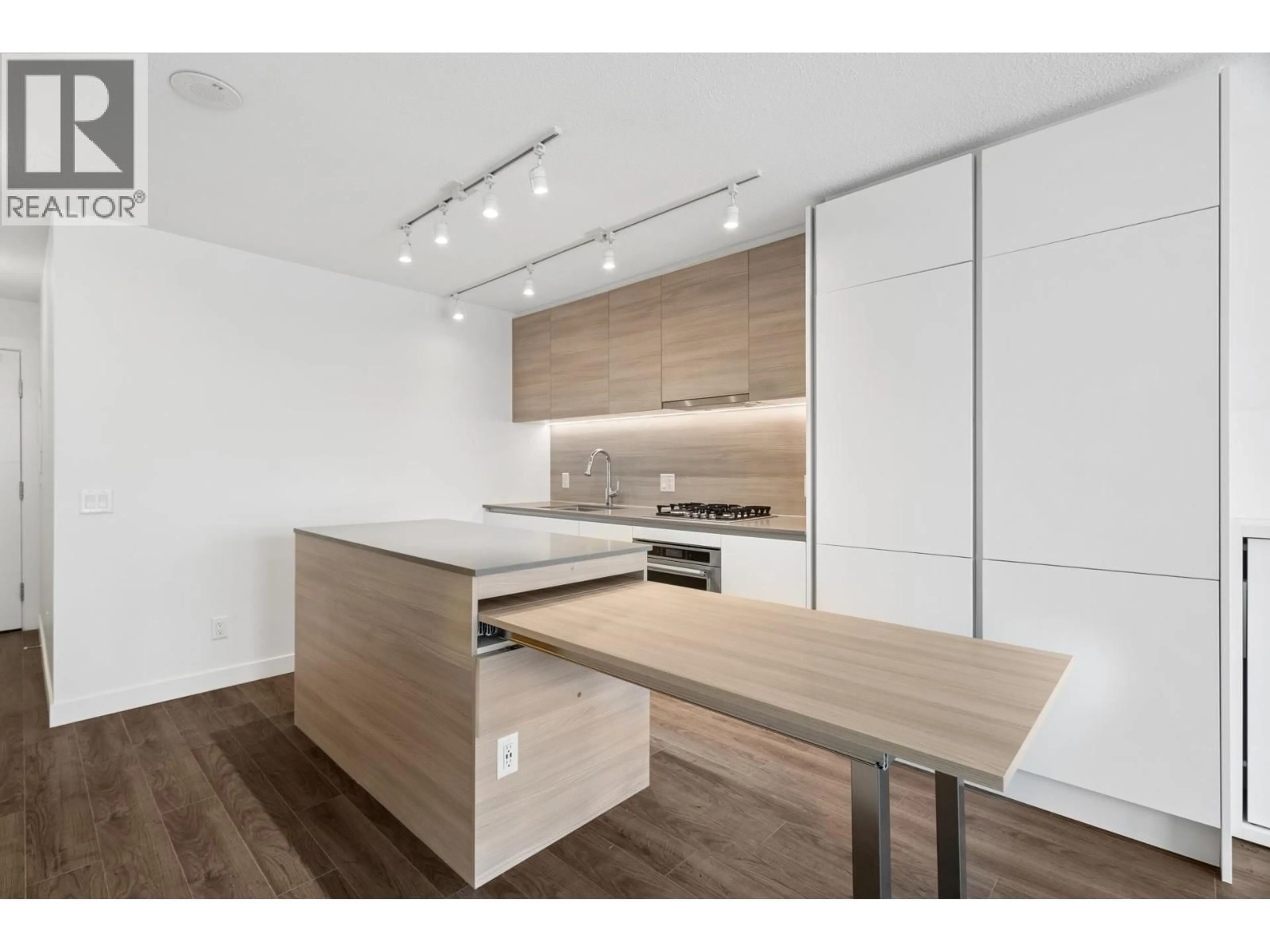 Open concept kitchen, wood/laminate floor for 2103 - 908 QUAYSIDE DRIVE, New Westminster British Columbia V3M0L4