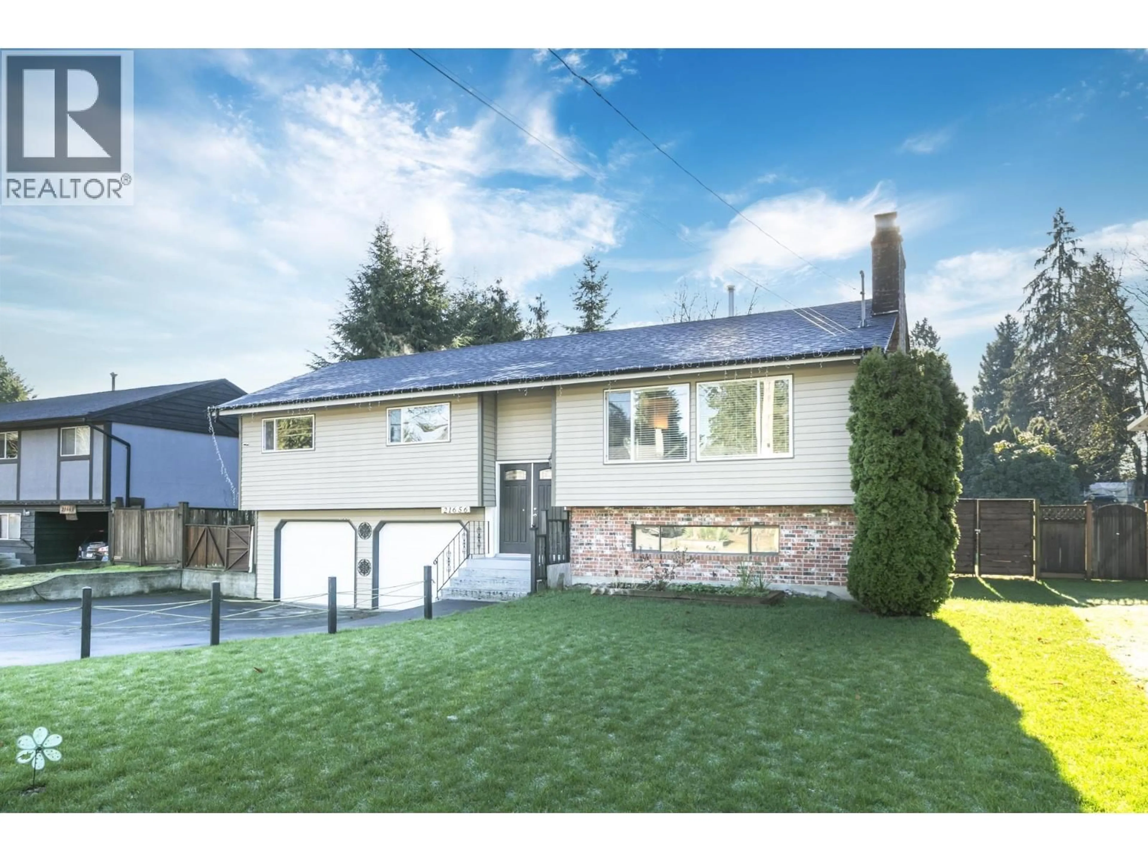 Home with vinyl exterior material, street for 21656 DONOVAN AVENUE, Maple Ridge British Columbia V2X3A3