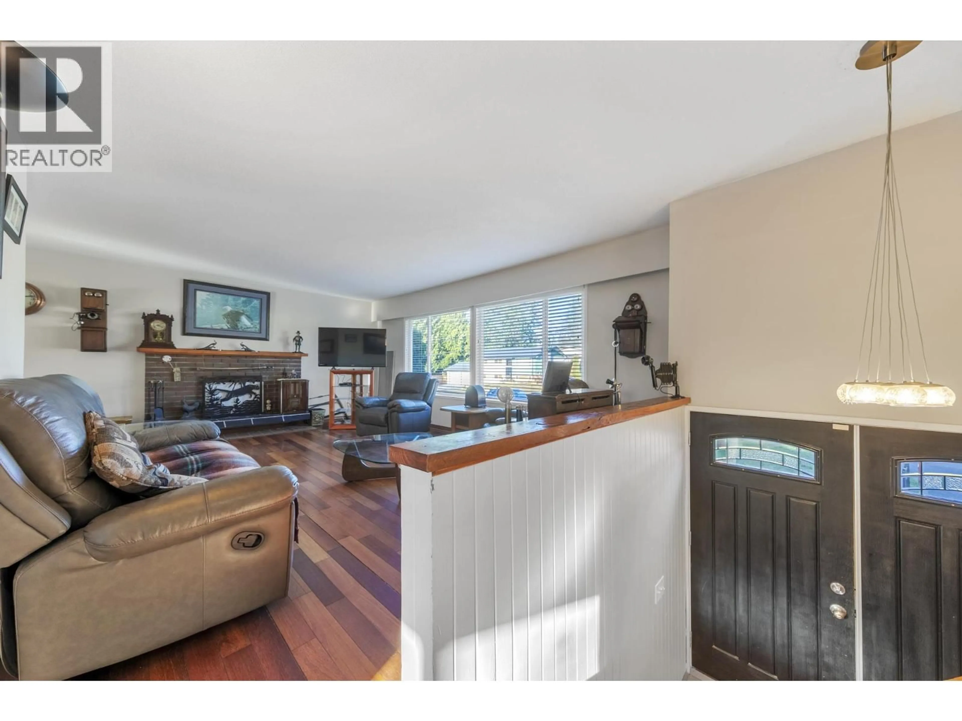 Living room with furniture, unknown for 21656 DONOVAN AVENUE, Maple Ridge British Columbia V2X3A3