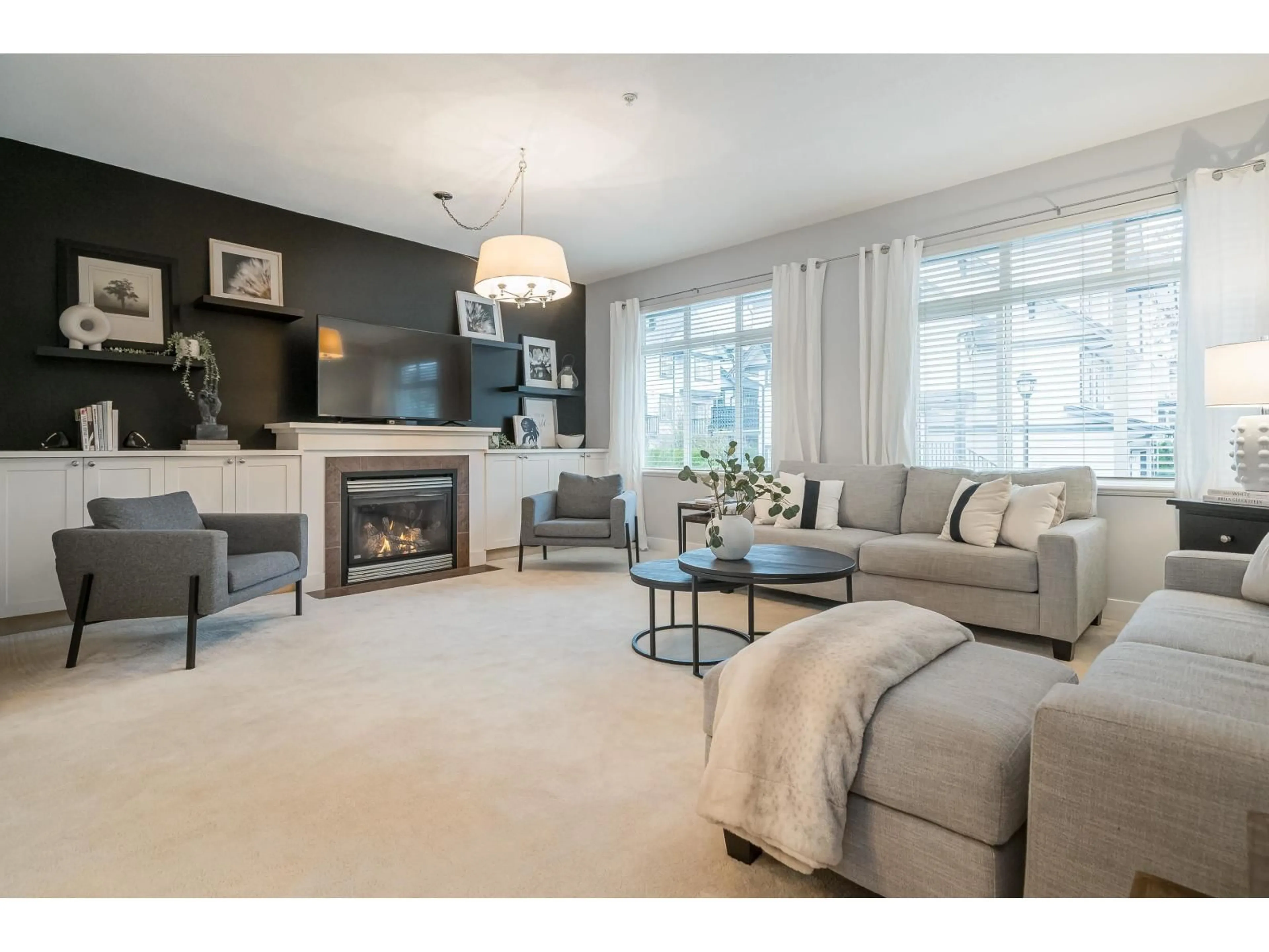 Living room with furniture, unknown for 49 - 19932 70 AVENUE, Langley British Columbia V2Y3C6