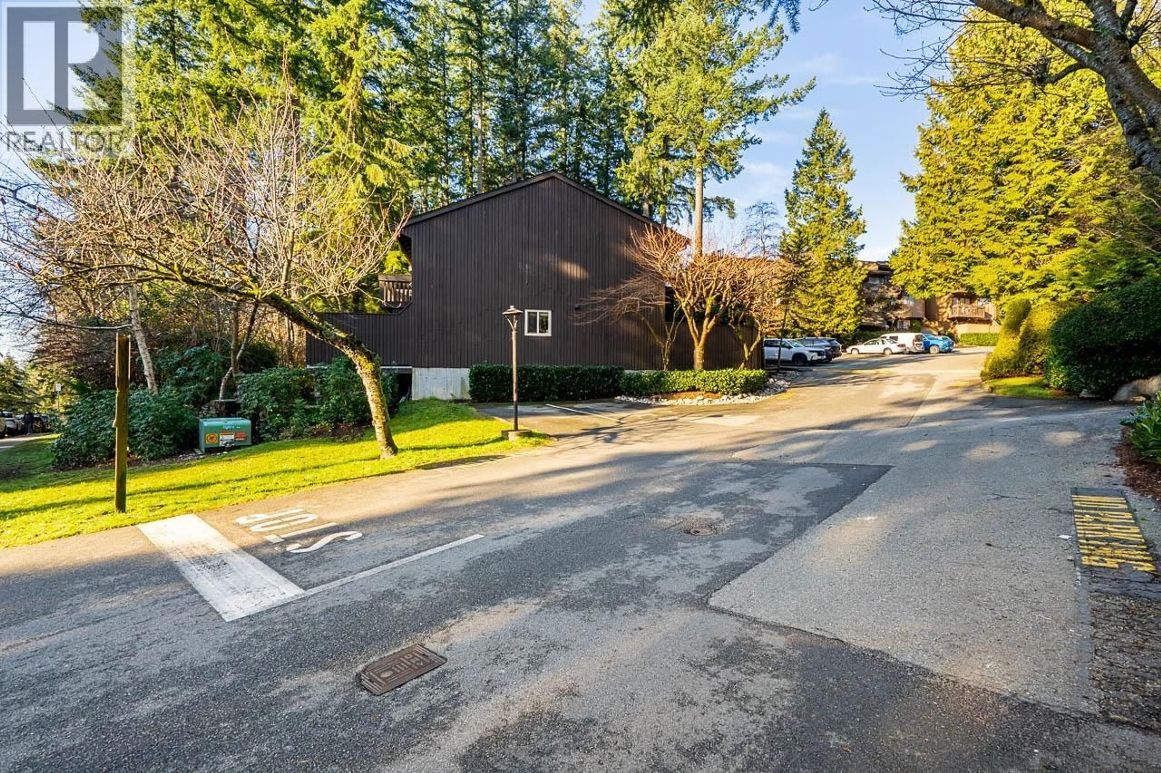 Unknown for 2076 PURCELL WAY, North Vancouver British Columbia V7J3K3